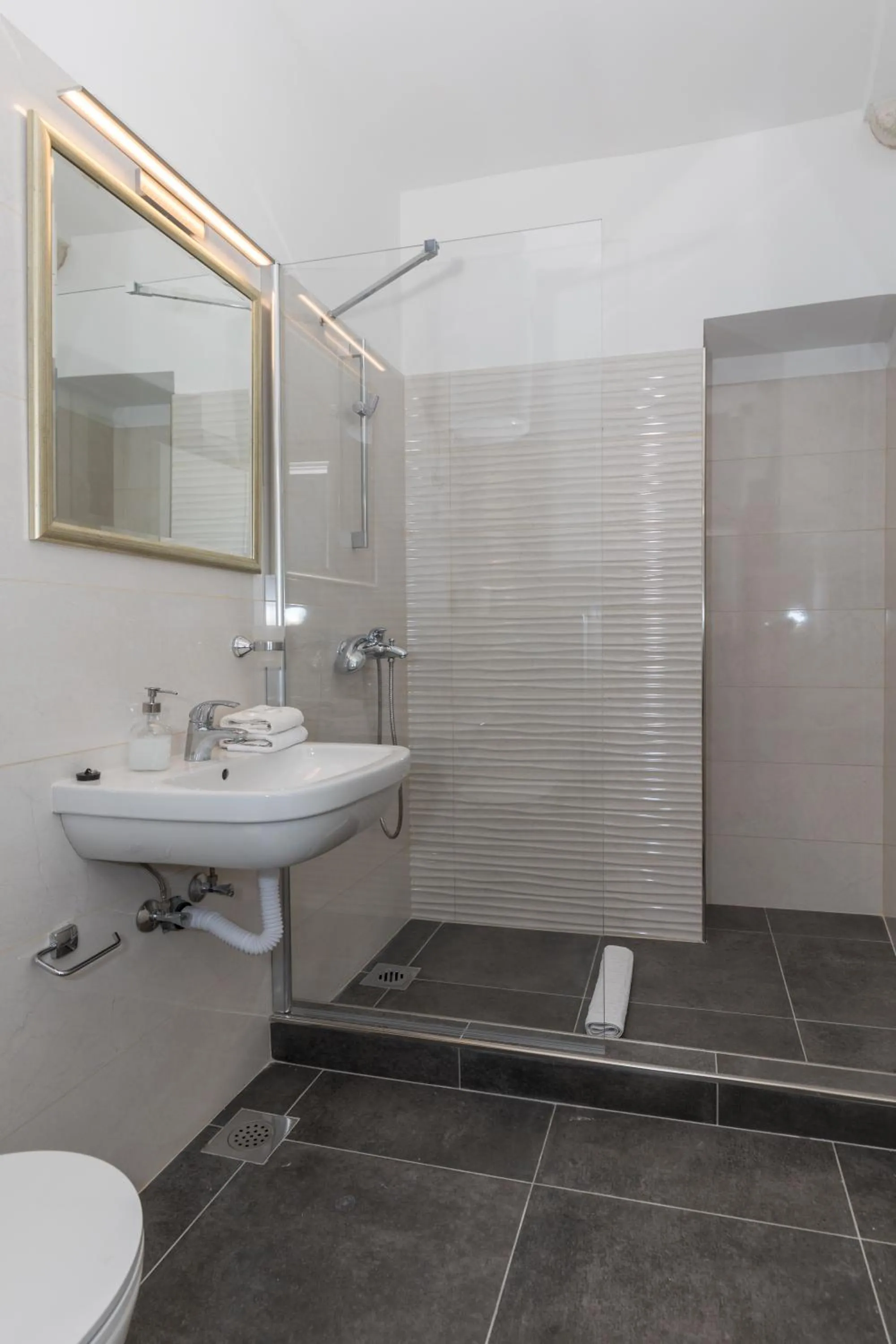 Bathroom in Guest House Libertas