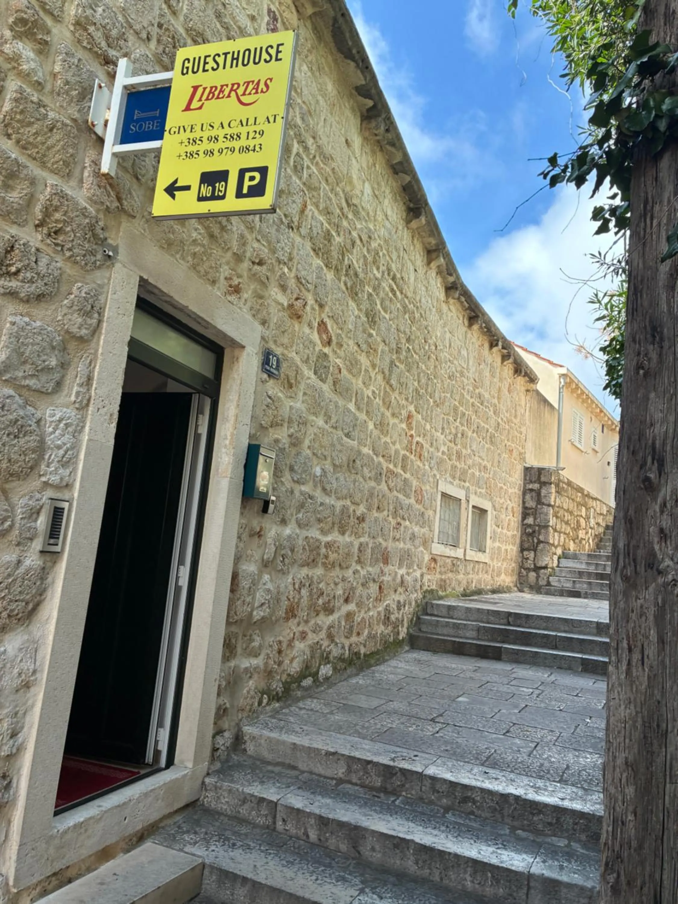 Facade/entrance in guesthouse Libertas