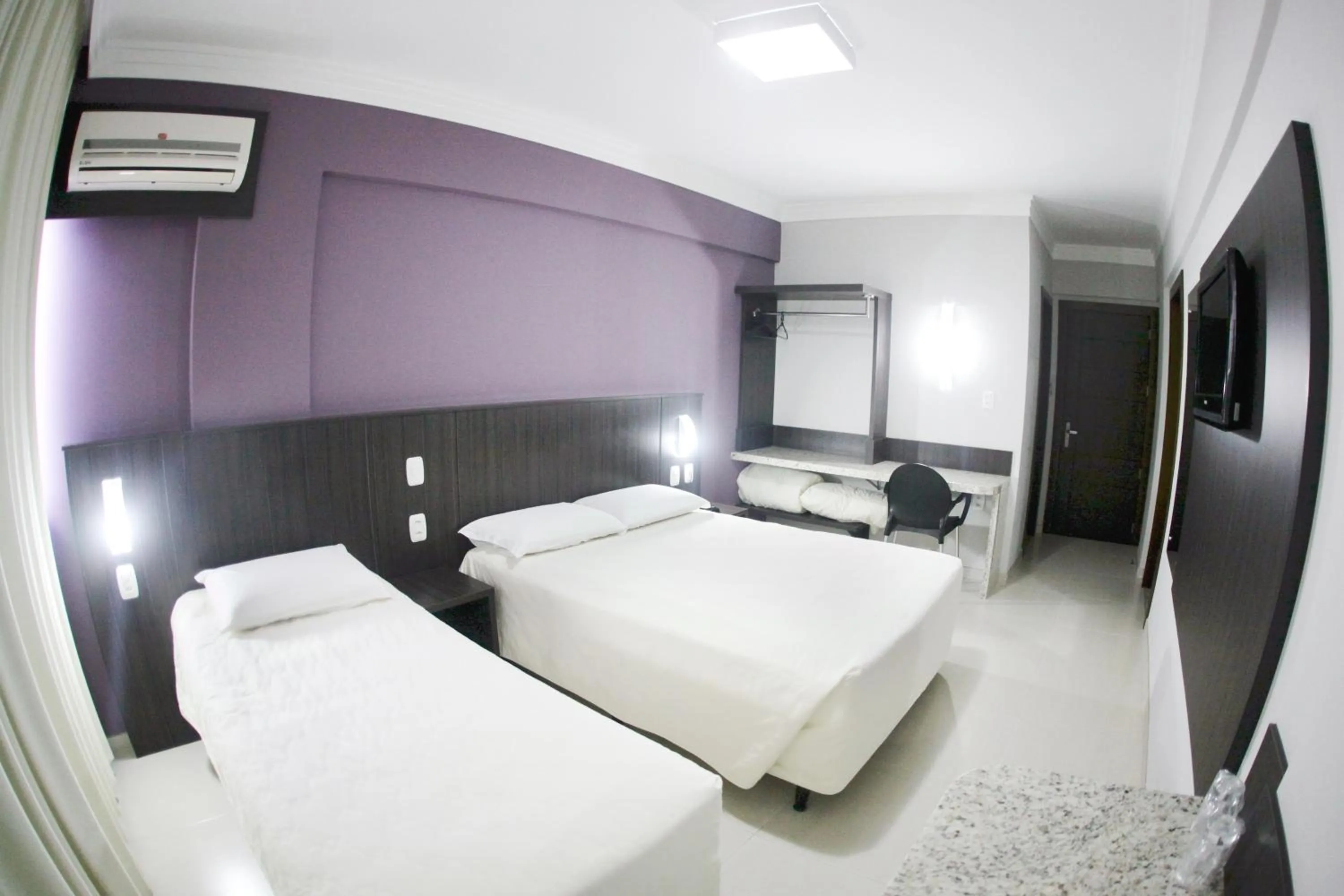 On site, Bed in Hotel Cantelle