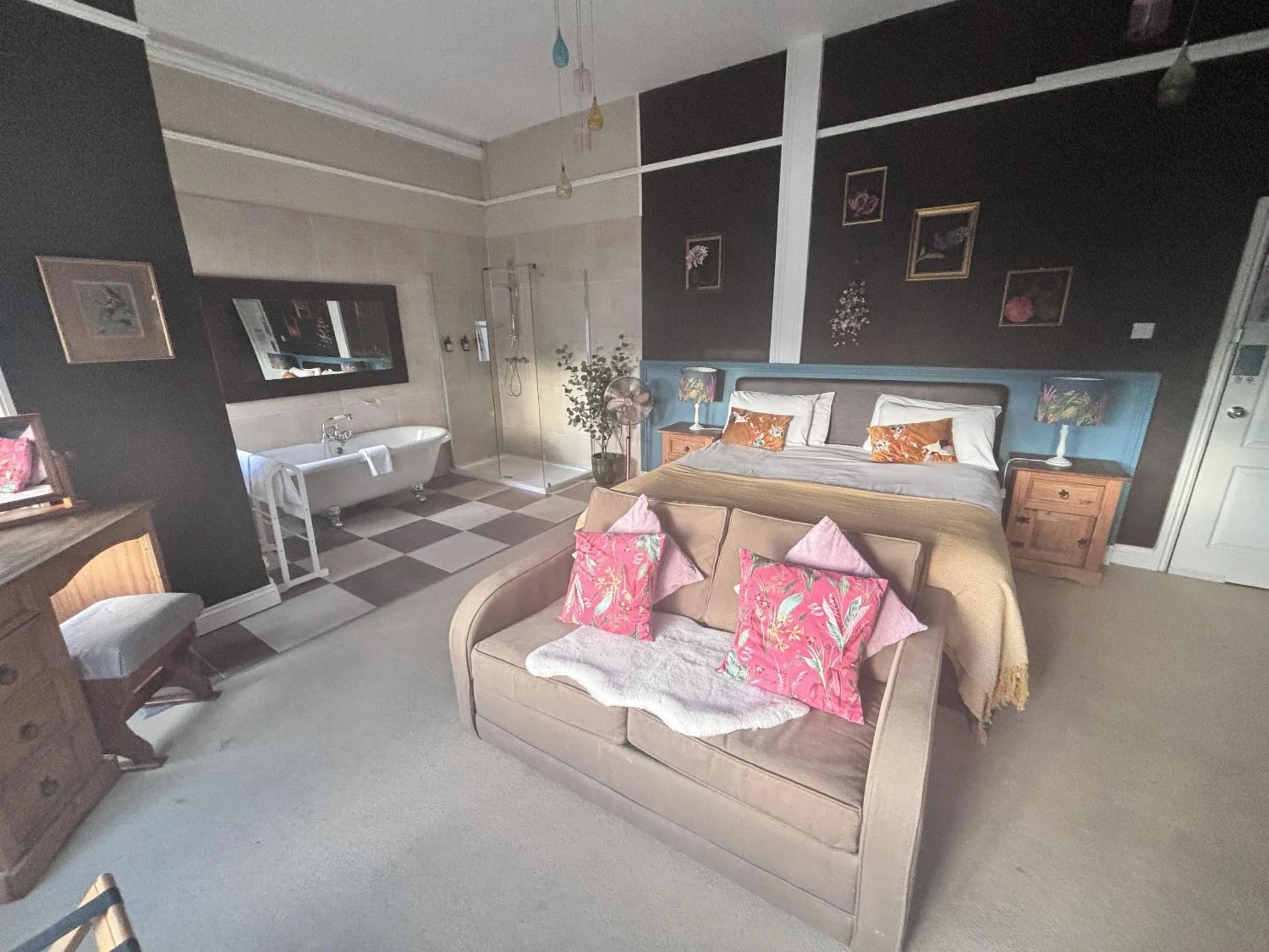 Bedroom, Bed in The Sheldon B&B - FREE private parking