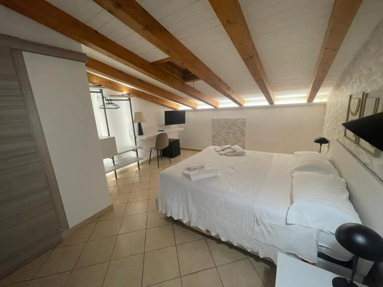 Bed in Albergo Perseo