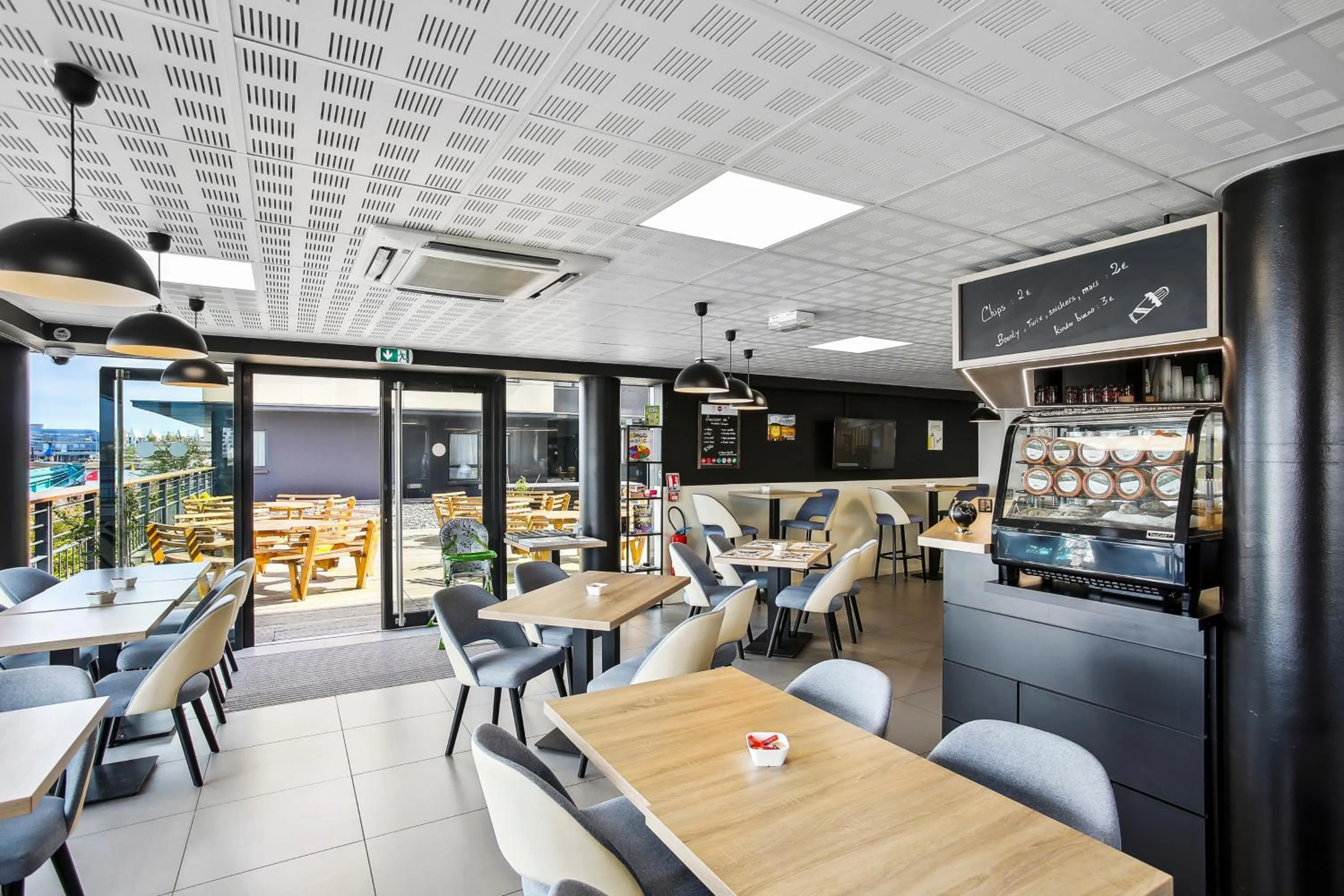 Breakfast in All Suites Appart Hôtel - Dunkerque Centre