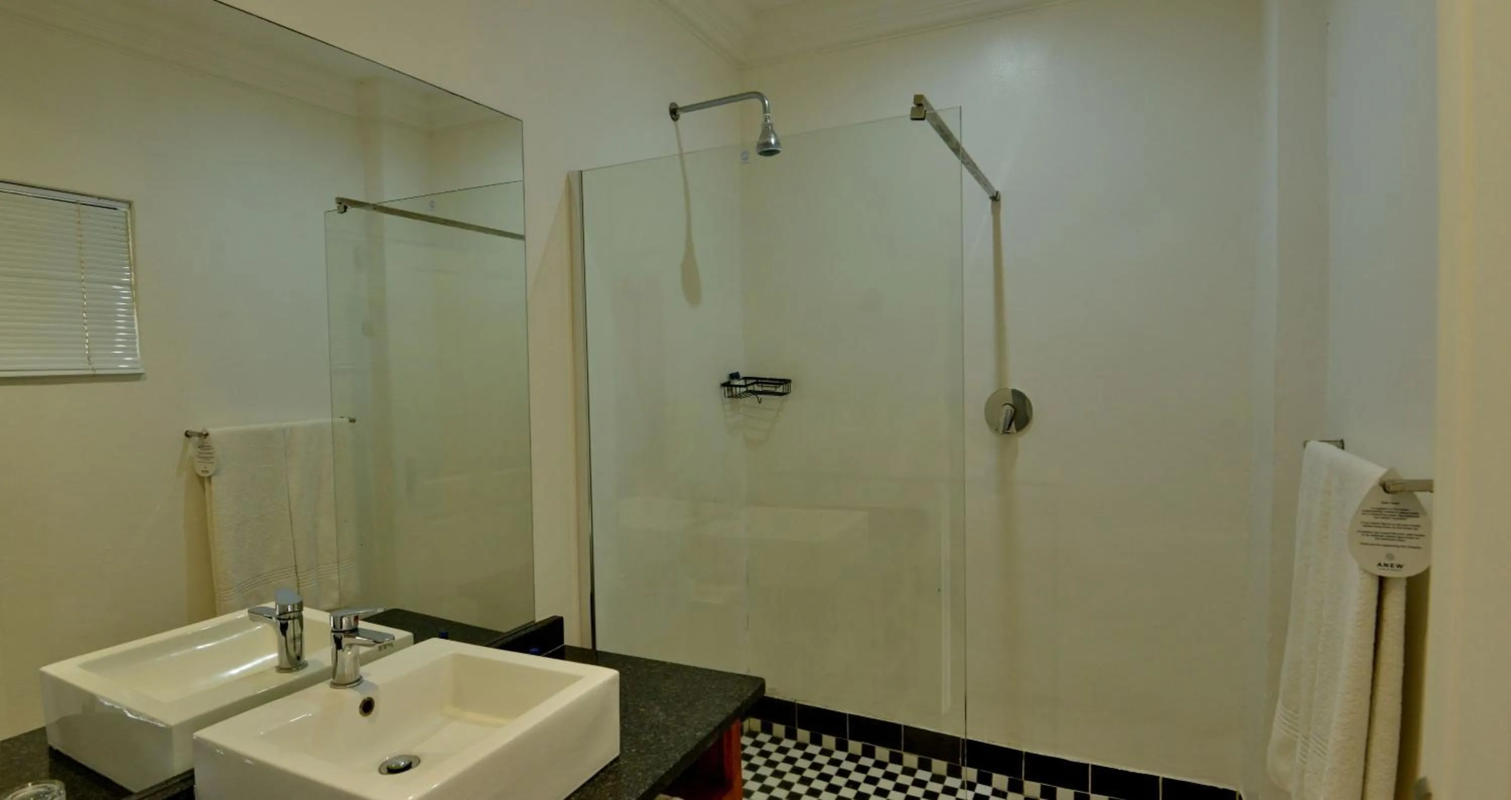 Shower, Bathroom in Ingwenyama Conference & Sports Resort