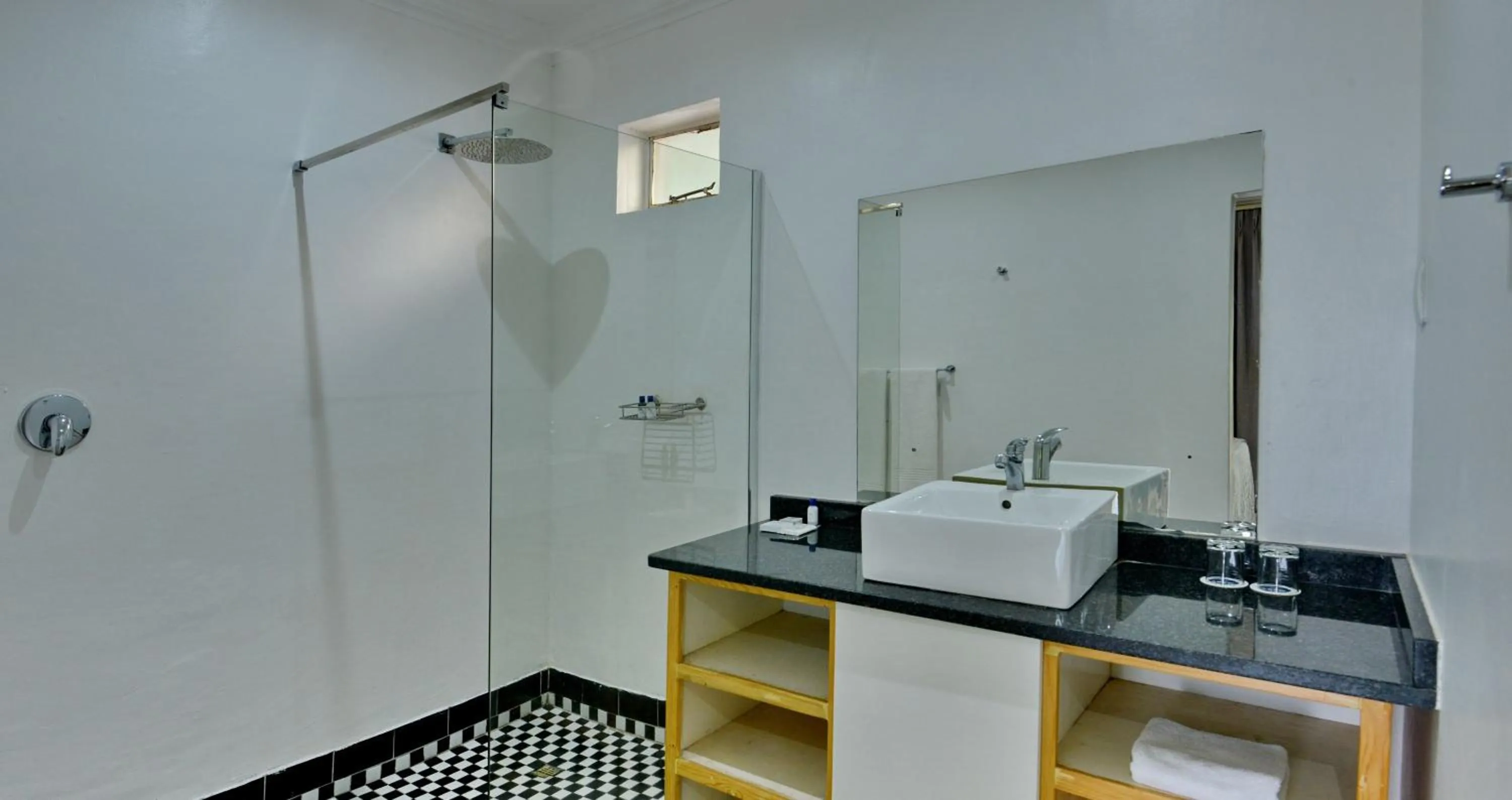Shower, Bathroom in Ingwenyama Conference & Sports Resort