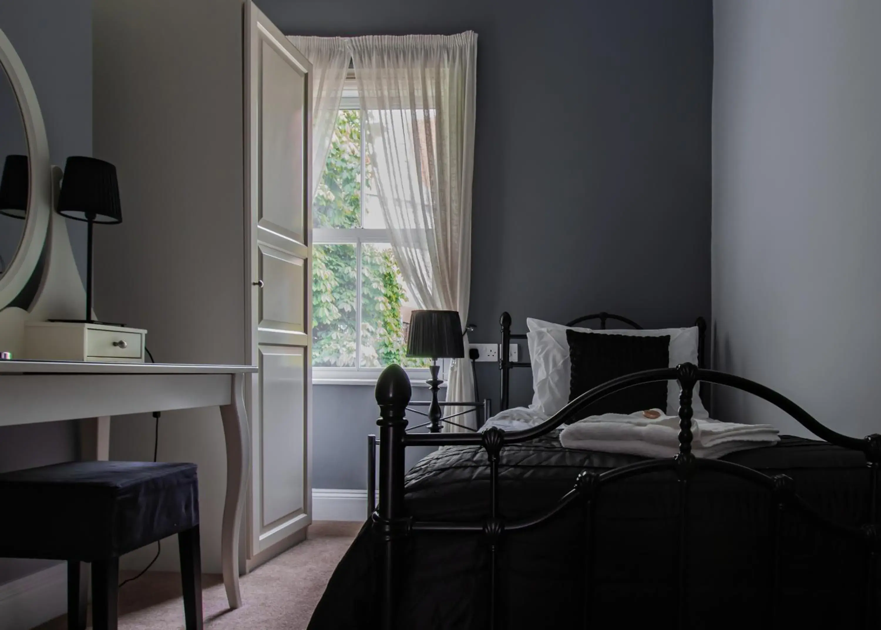 Single Room in Scotia House - Beautifully Presented Accommodation Single Room in Scotia House - Beautifully Presented Accommodation