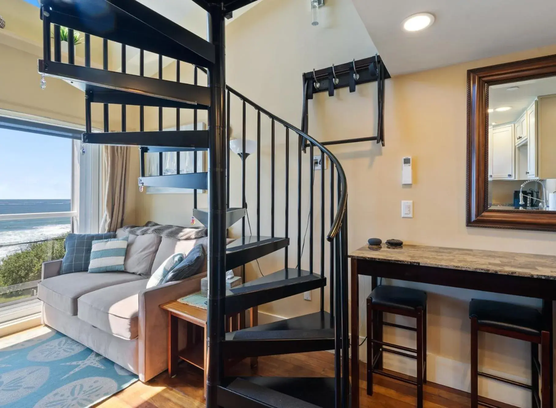 Living room in Three Arch Inn Living room in Three Arch Inn