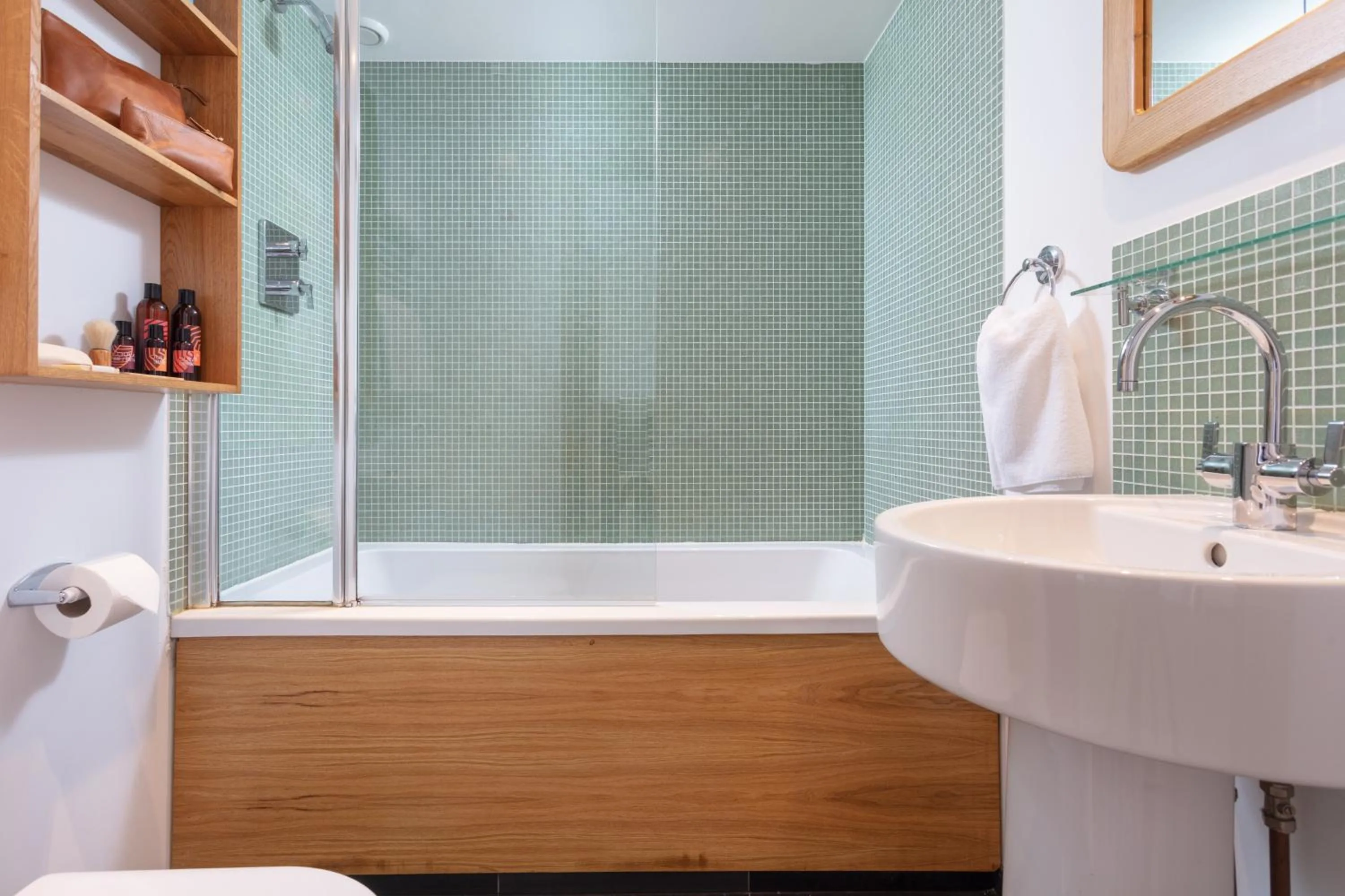 Shower in Bedruthan Hotel & Spa