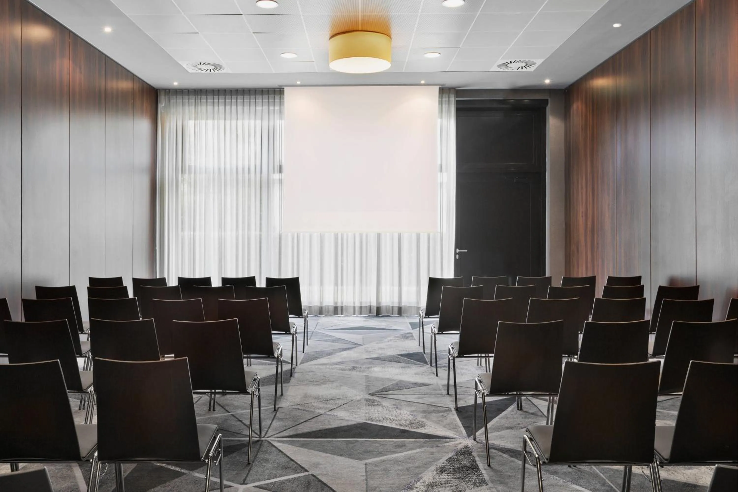 Meeting/conference room in Courtyard by Marriott Munich City East