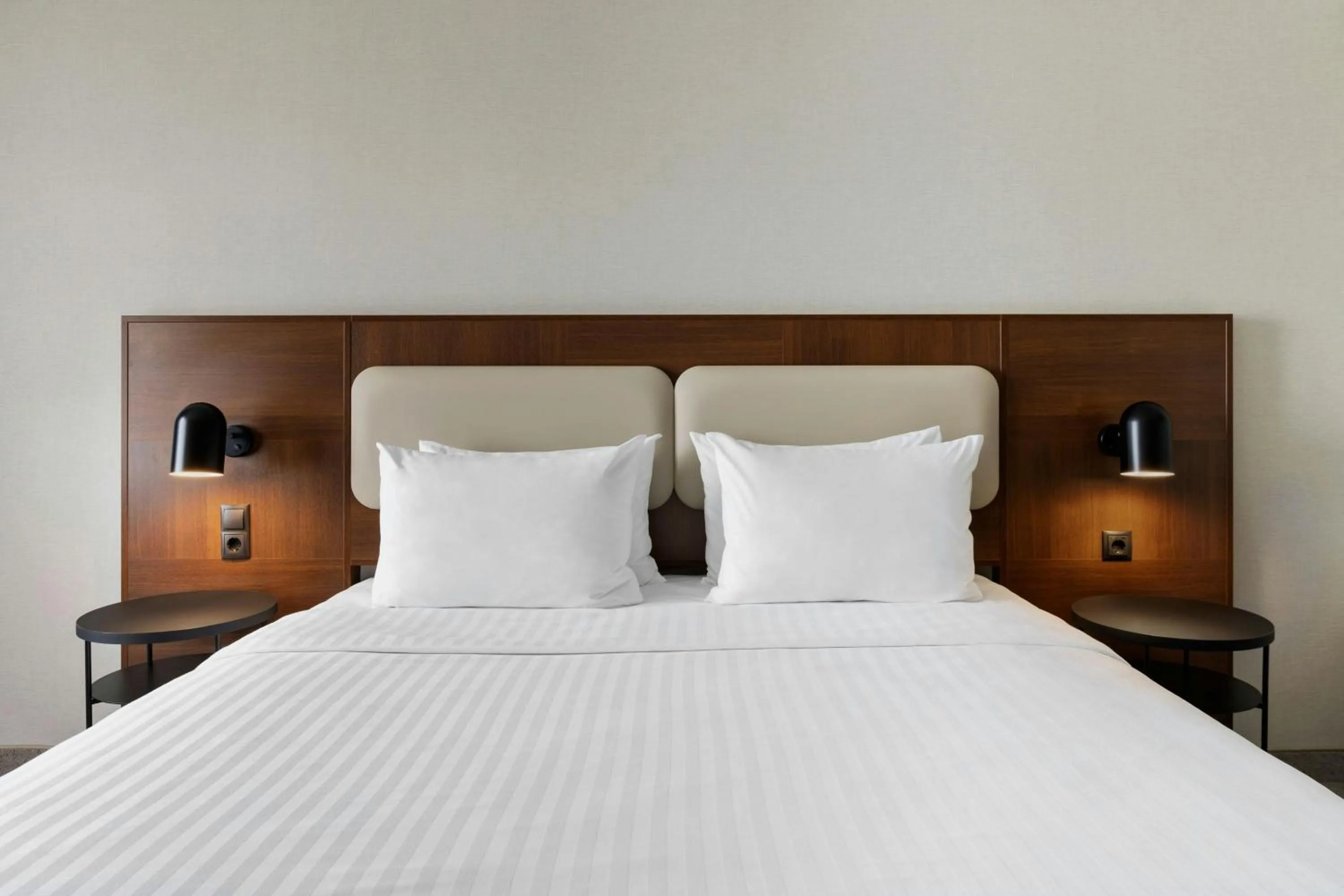 Photo of the whole room, Bed in Courtyard by Marriott Munich City East