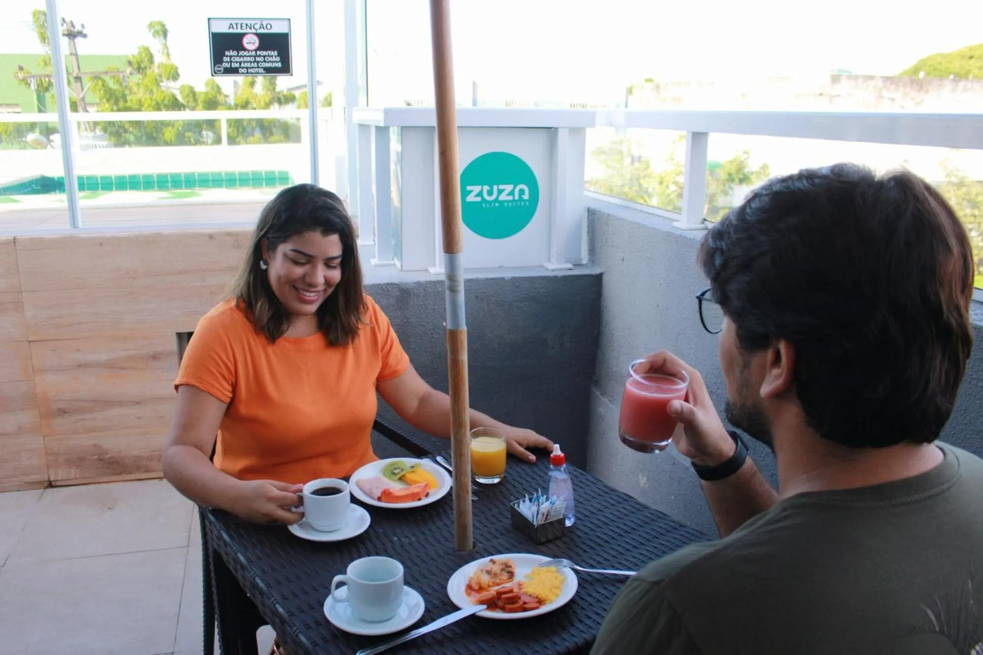 Swimming pool in Zuza Slim Suítes