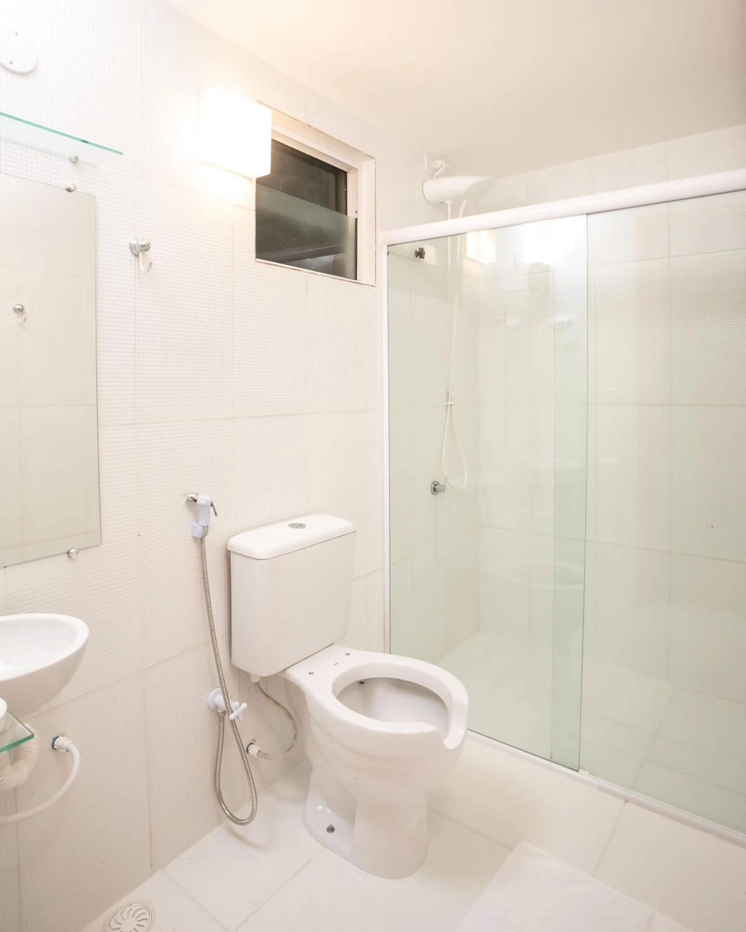 Bathroom in Zuza Slim Suítes