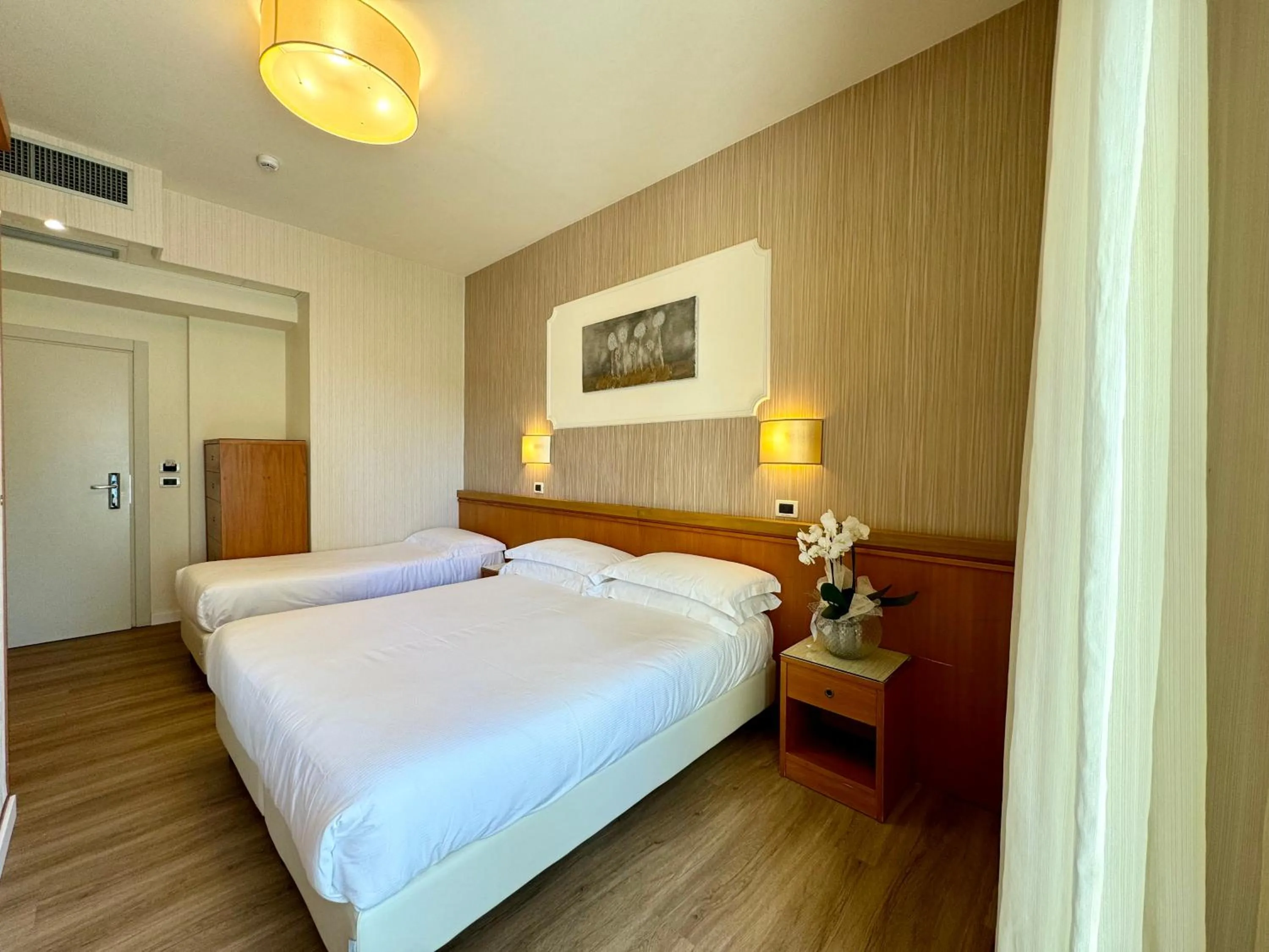 Bedroom, Bed in Hotel Alexander