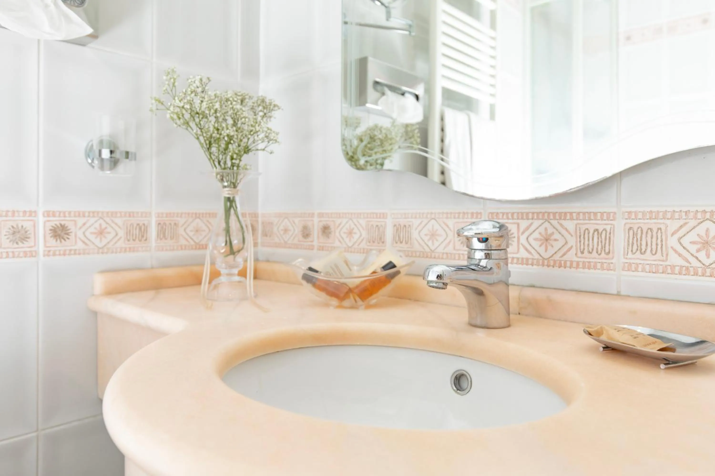 Bathroom in Hotel Alexander