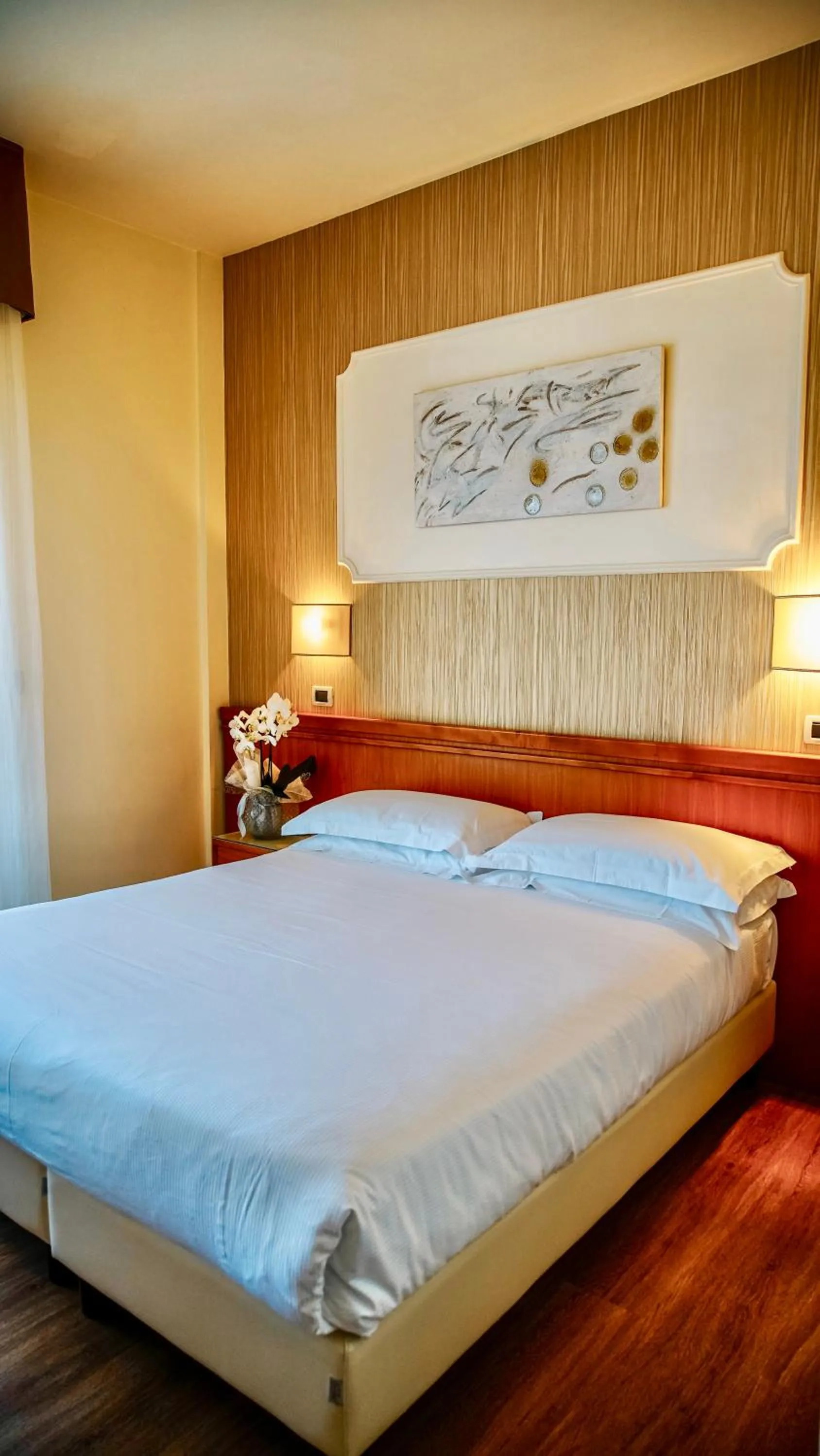 Bedroom, Bed in Hotel Alexander