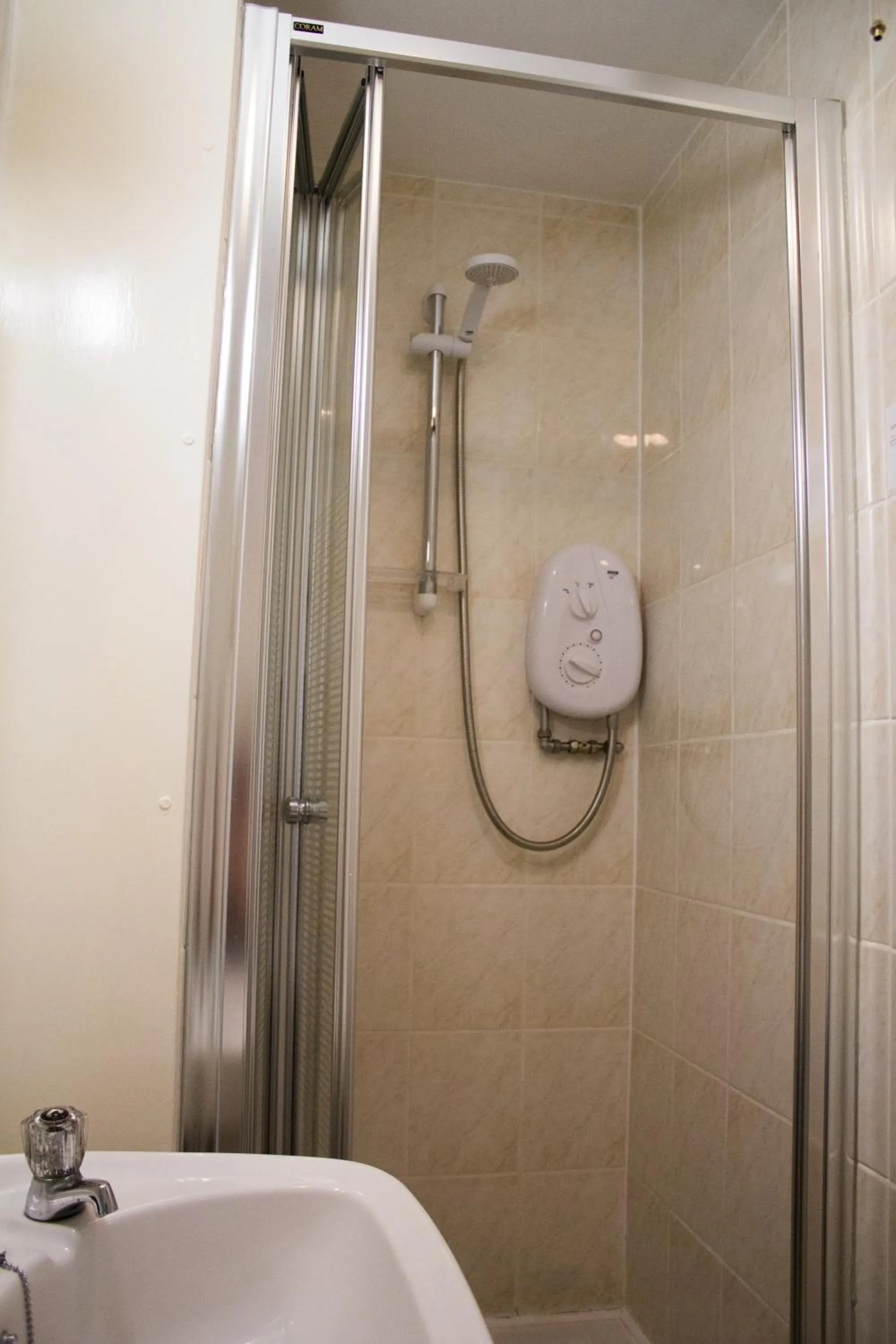 Shower in Hazeldene Guest House