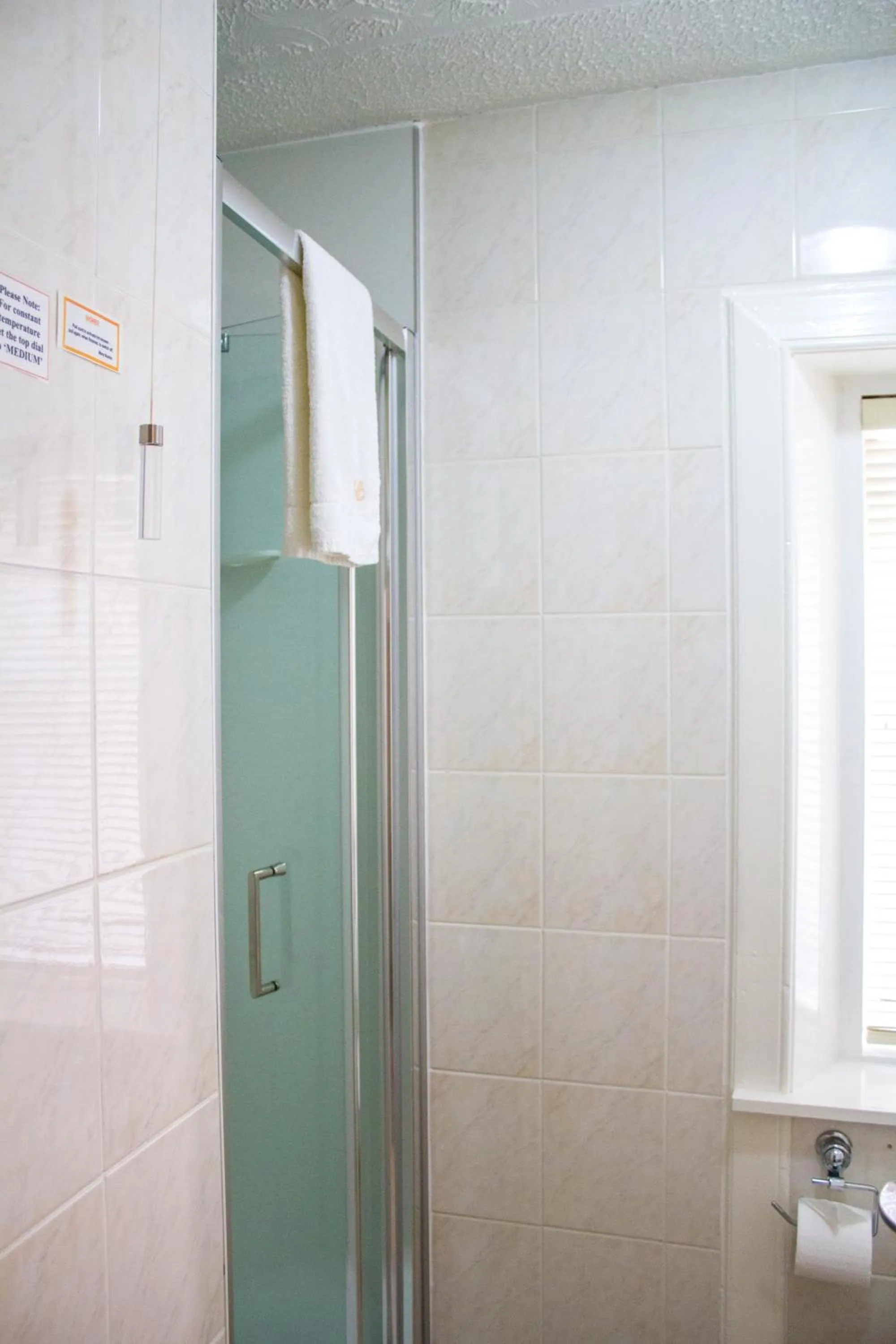 Shower in Hazeldene Guest House