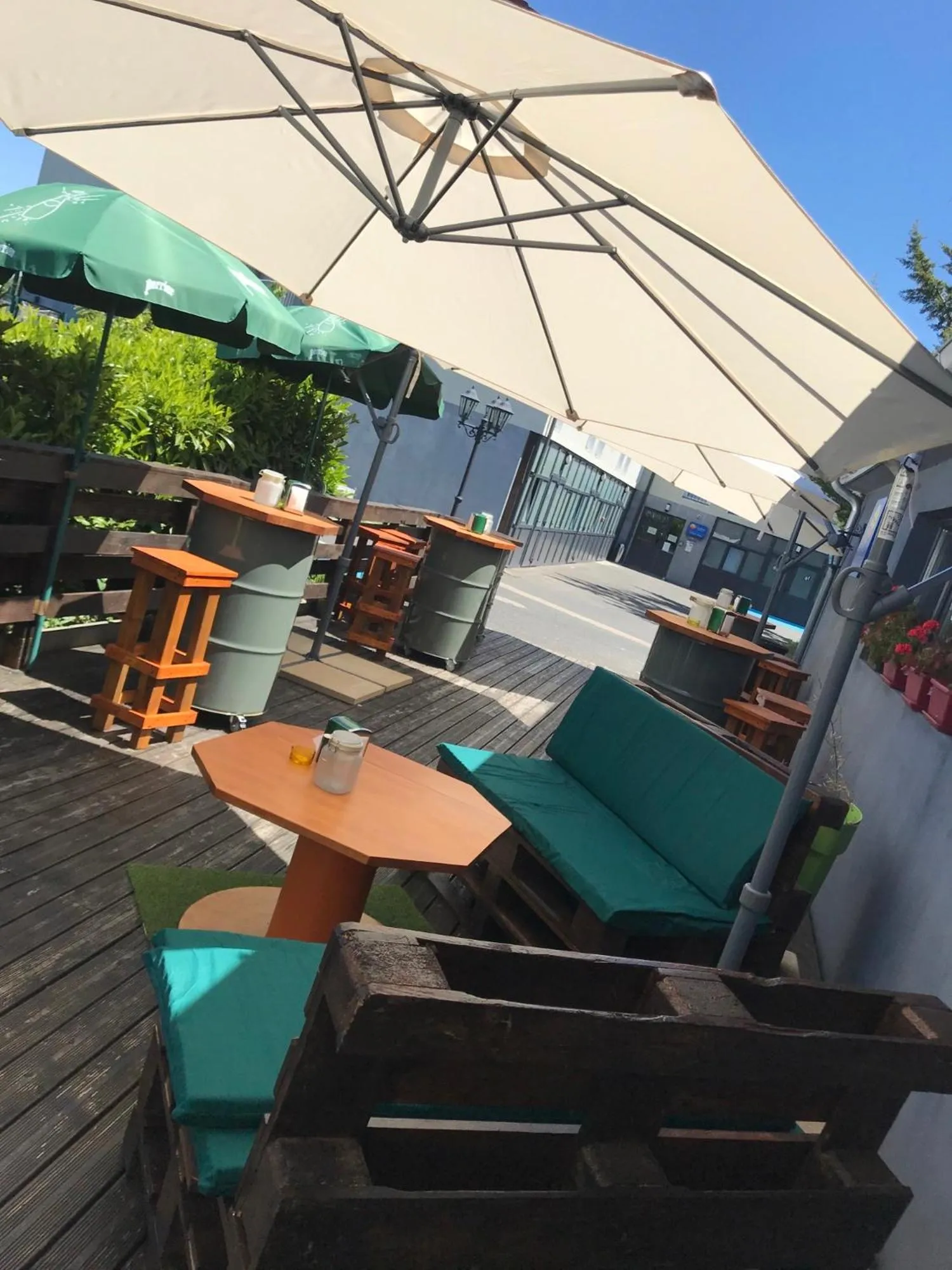 Patio in Comfort Hotel Orléans Olivet Provinces