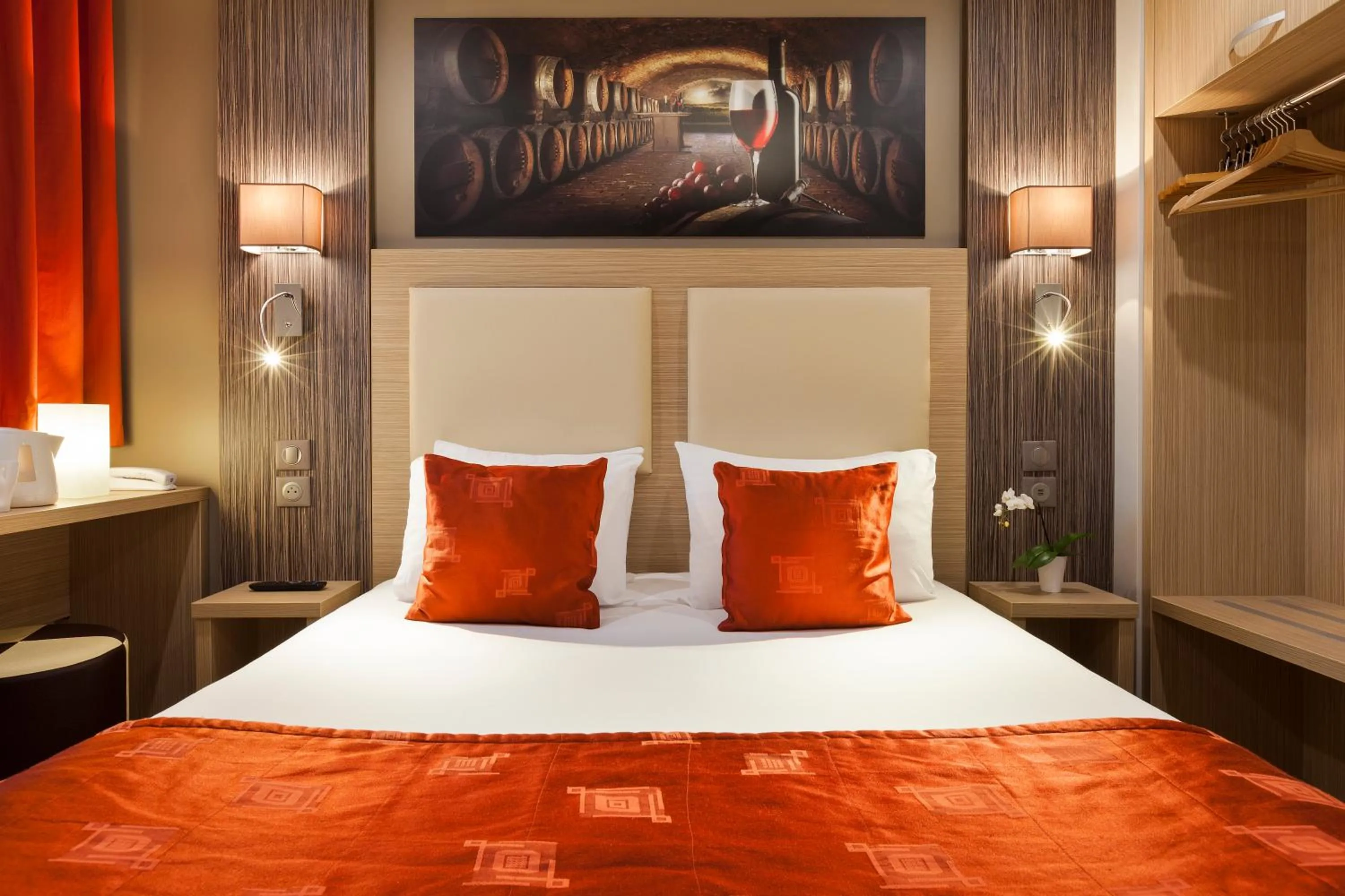 Photo of the whole room, Bed in Comfort Hotel Orléans Olivet Provinces