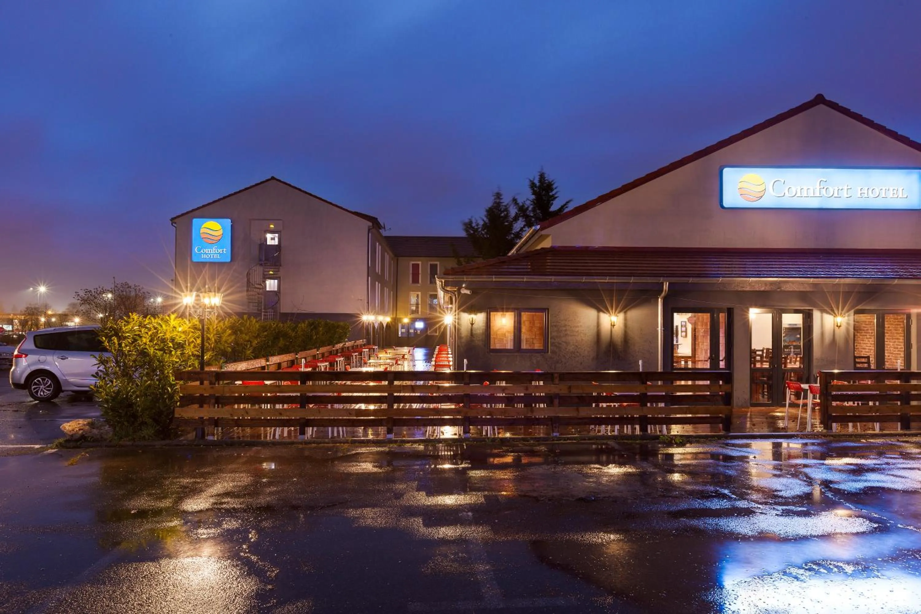 Facade/entrance in Comfort Hotel Orléans Olivet Provinces