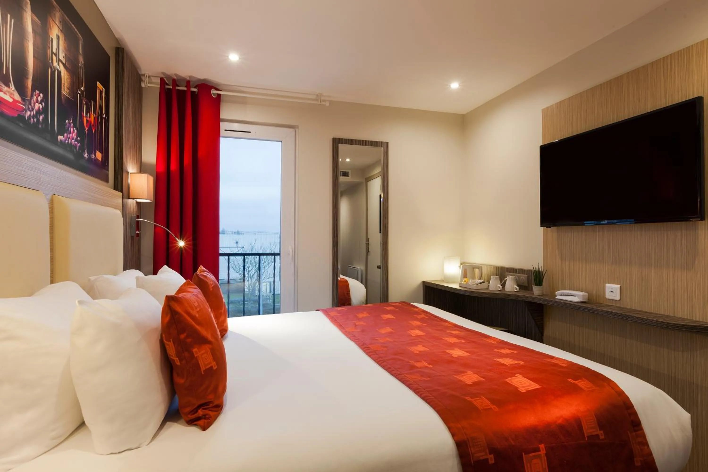 Photo of the whole room, Bed in Comfort Hotel Orléans Olivet Provinces