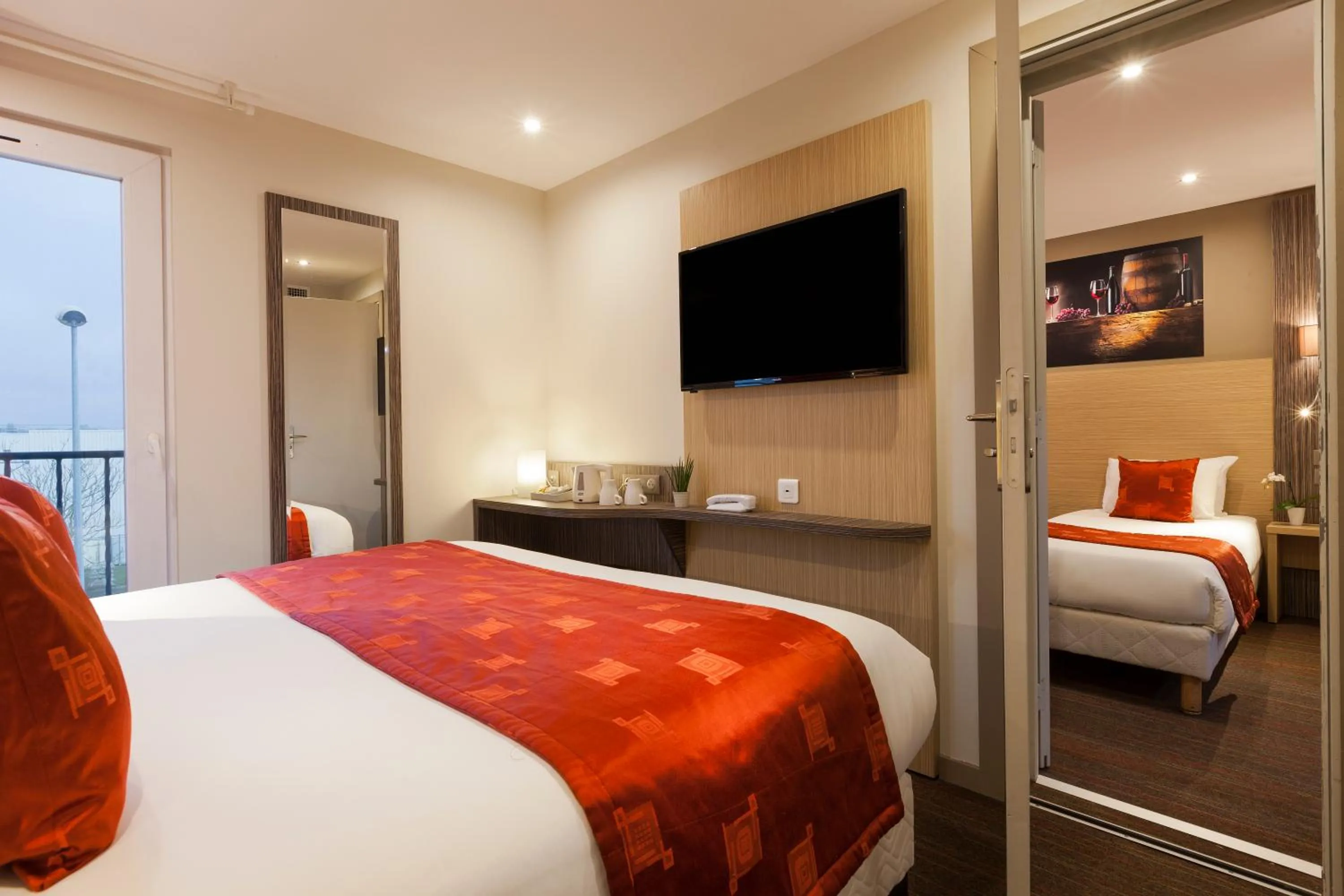 Photo of the whole room, Bed in Comfort Hotel Orléans Olivet Provinces