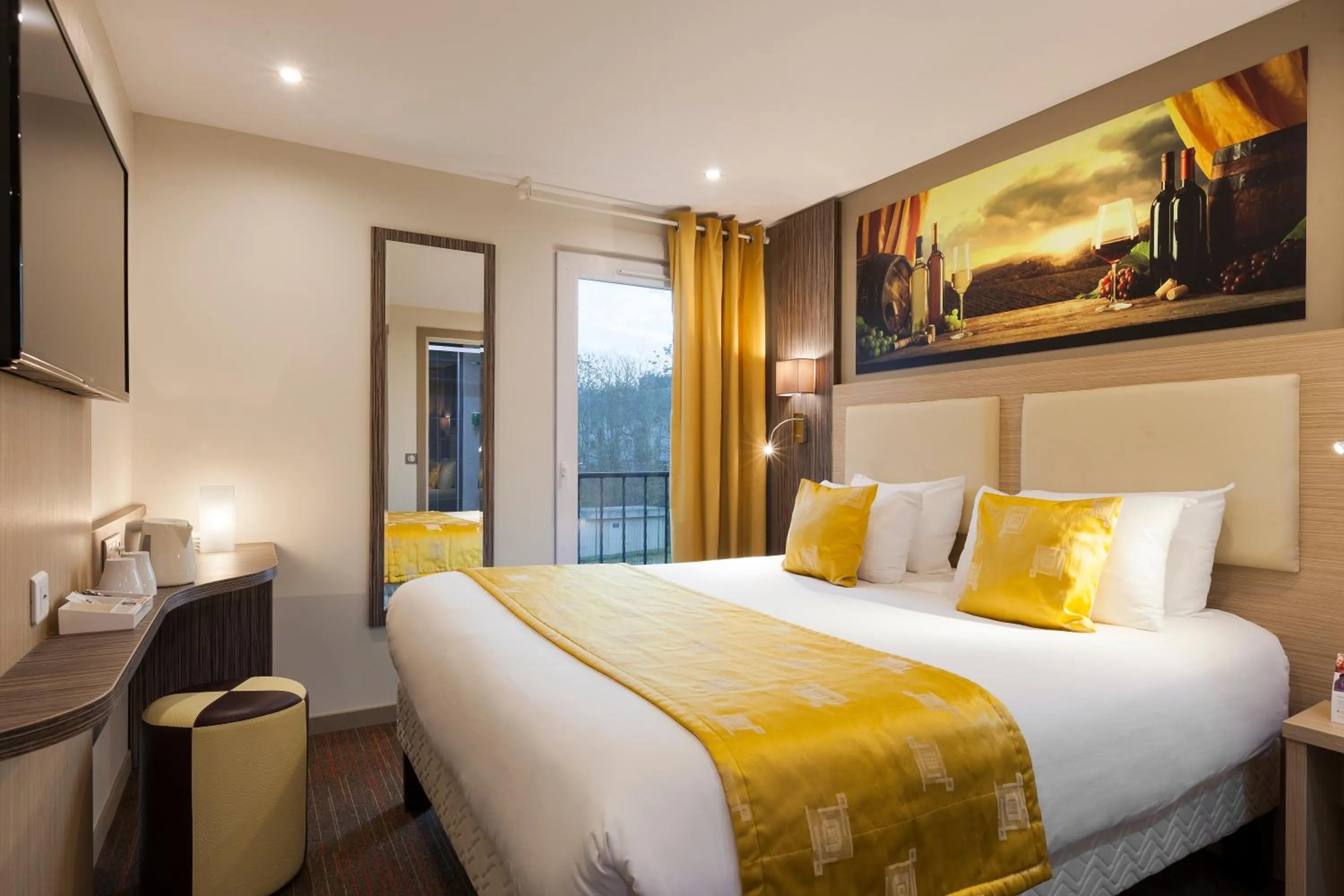 Photo of the whole room, Bed in Comfort Hotel Orléans Olivet Provinces