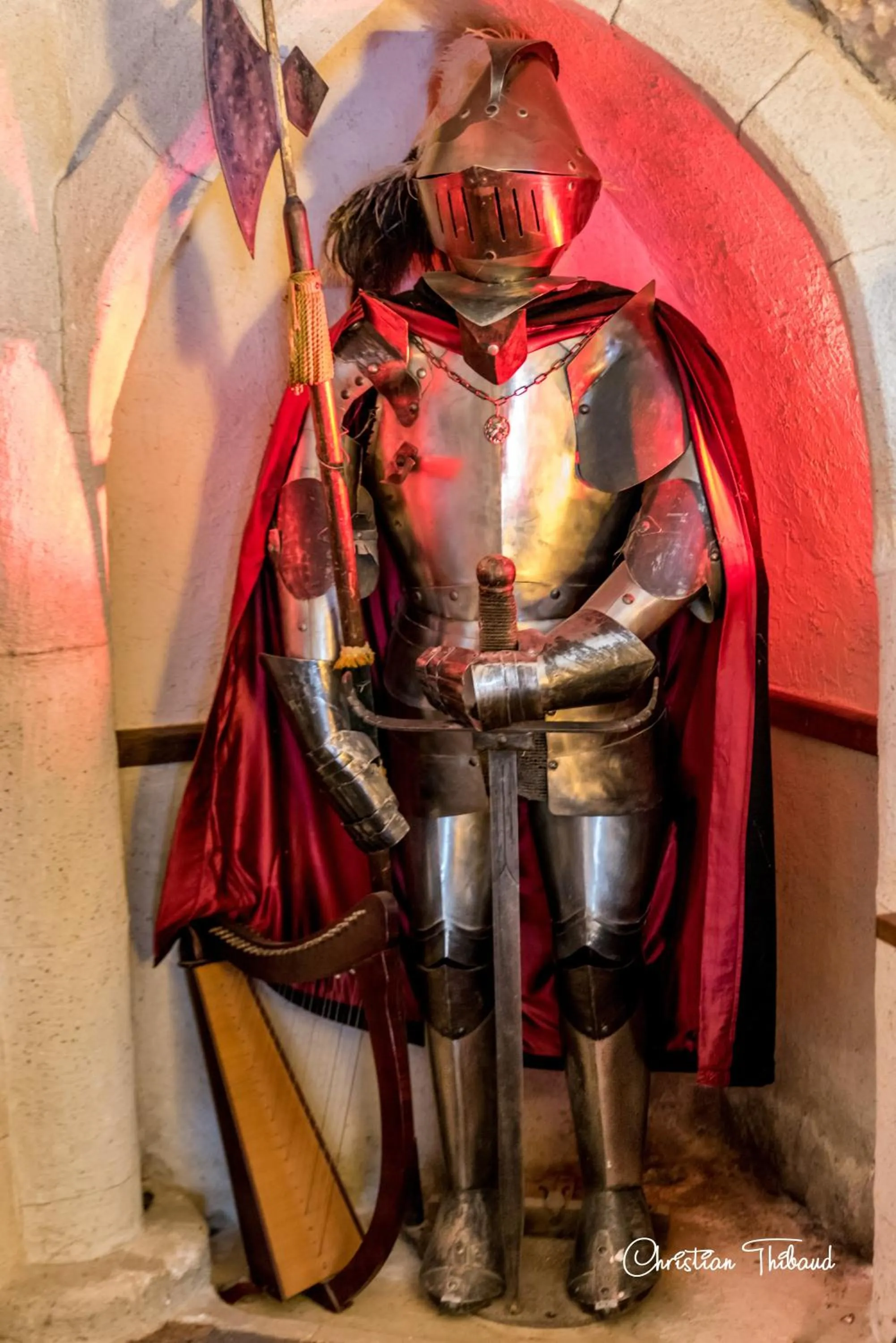 Decorative detail in Suite Médiévale 40m2 chambre d' hôte du Mas Fabrègue