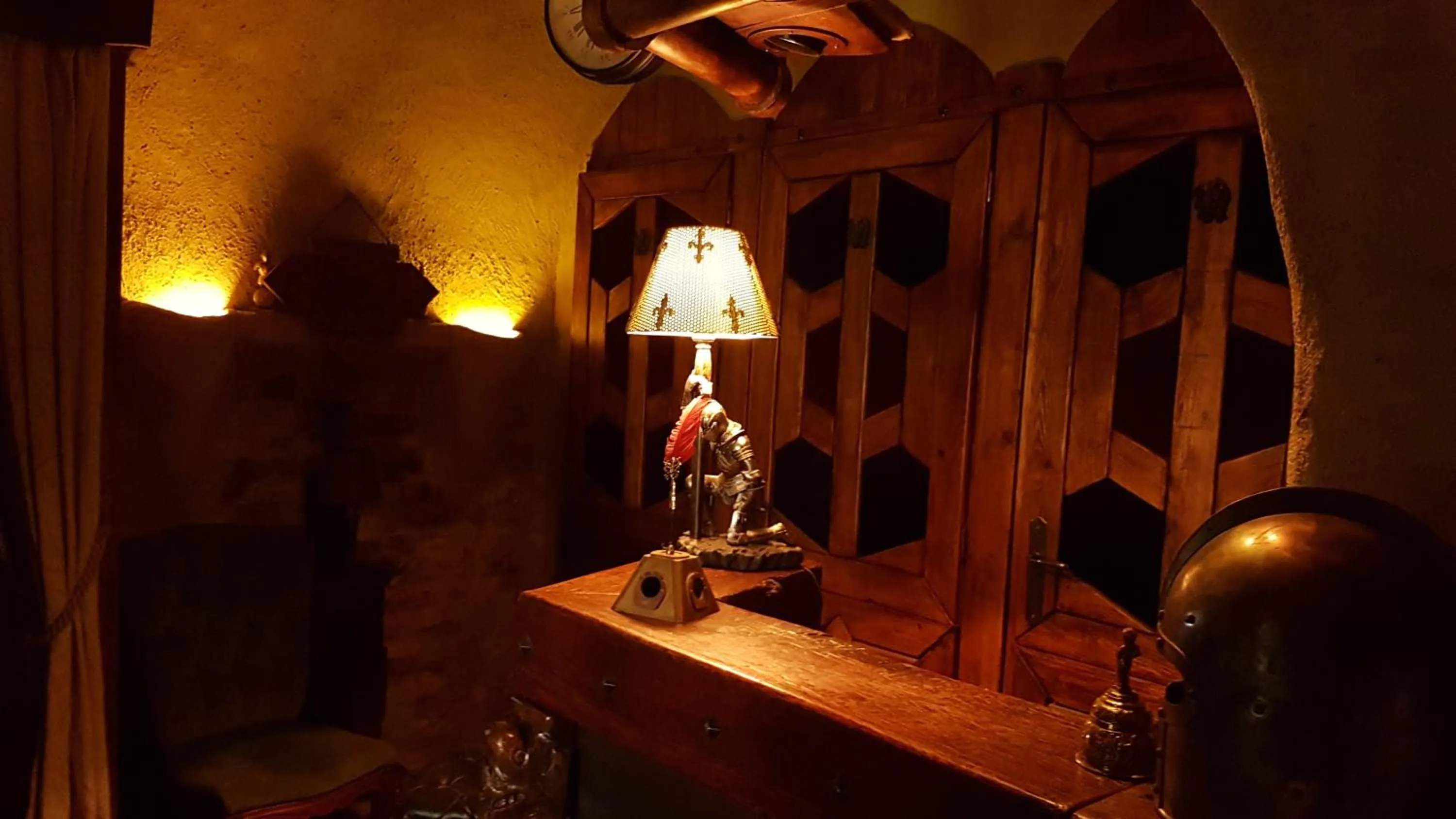 Lounge or bar in Suite Médiévale 40m2 chambre d' hôte du Mas Fabrègue