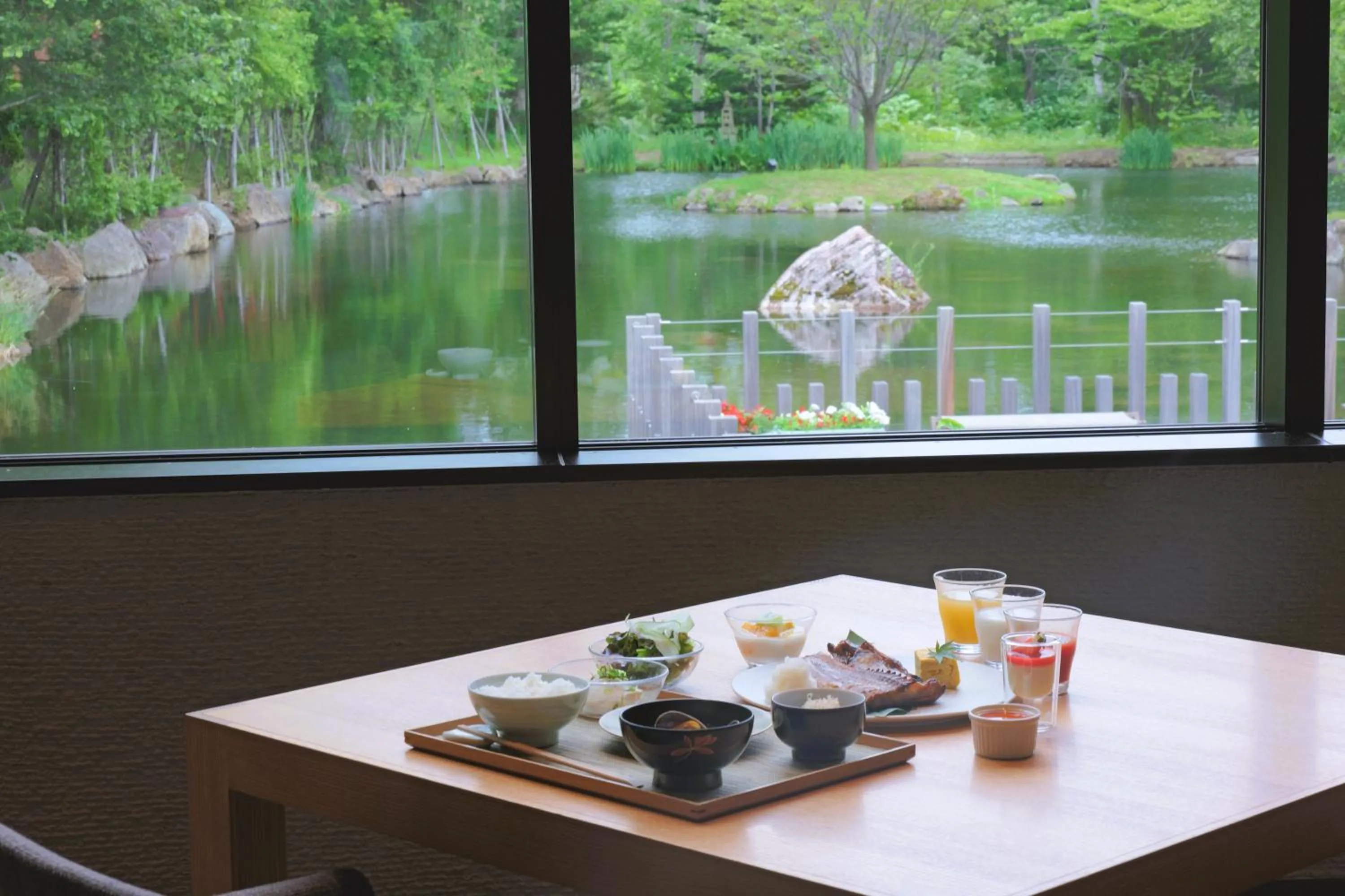 Breakfast in Okujozankei Onsen Kasho Gyoen