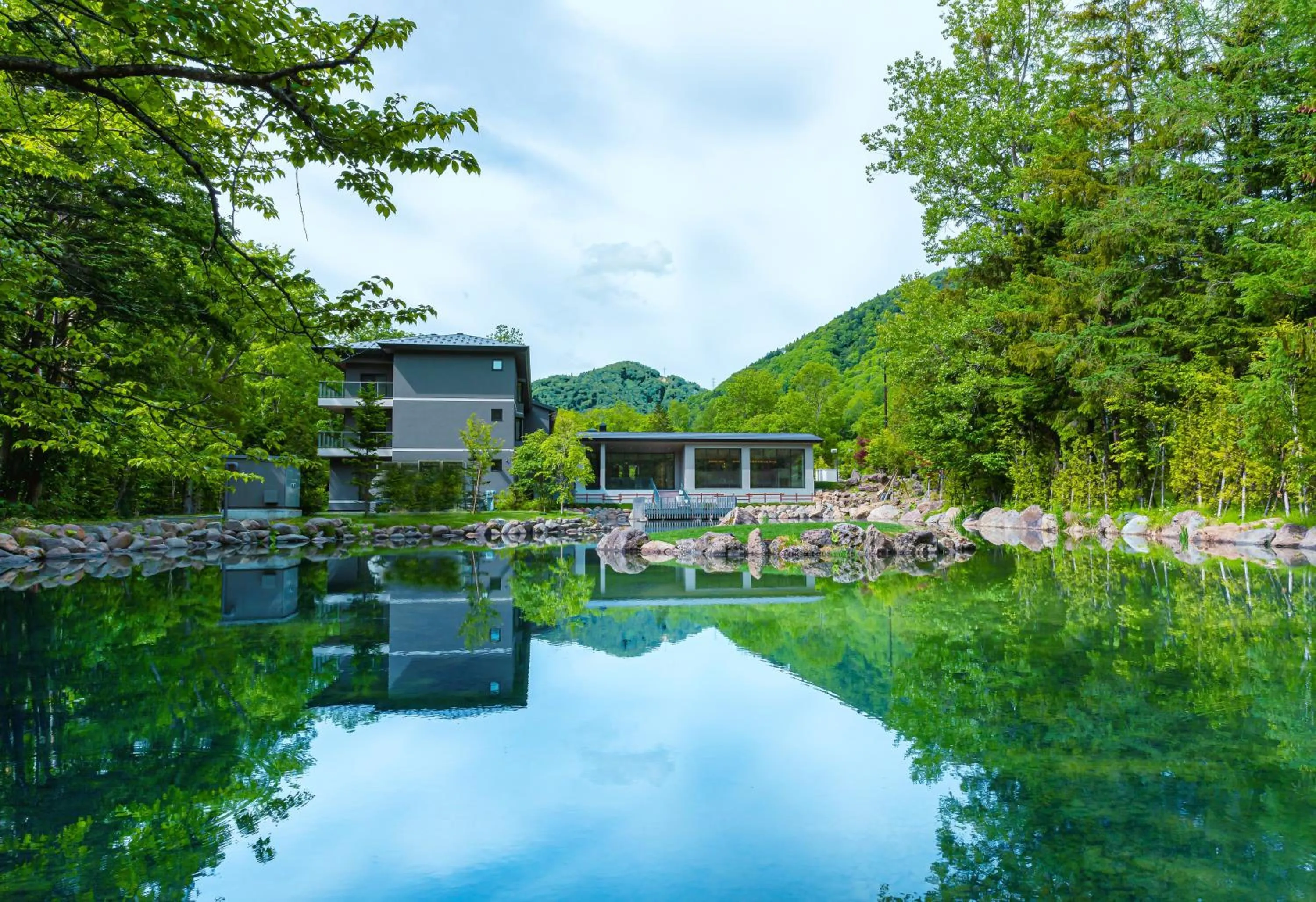 Property building in Okujozankei Onsen Kasho Gyoen