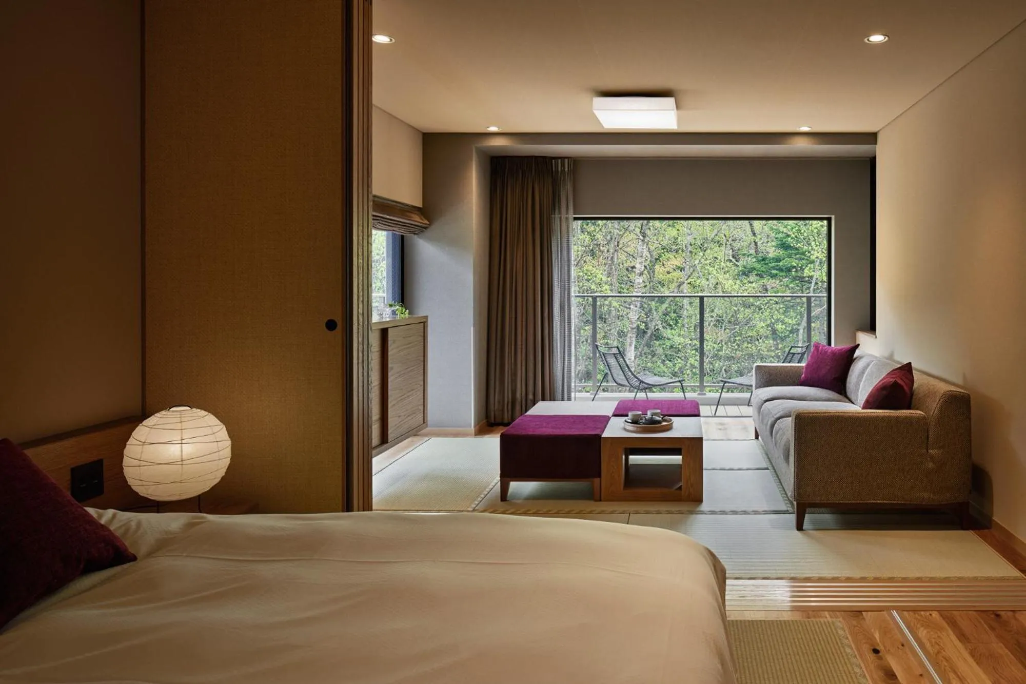 Living room, Bed in Okujozankei Onsen Kasho Gyoen