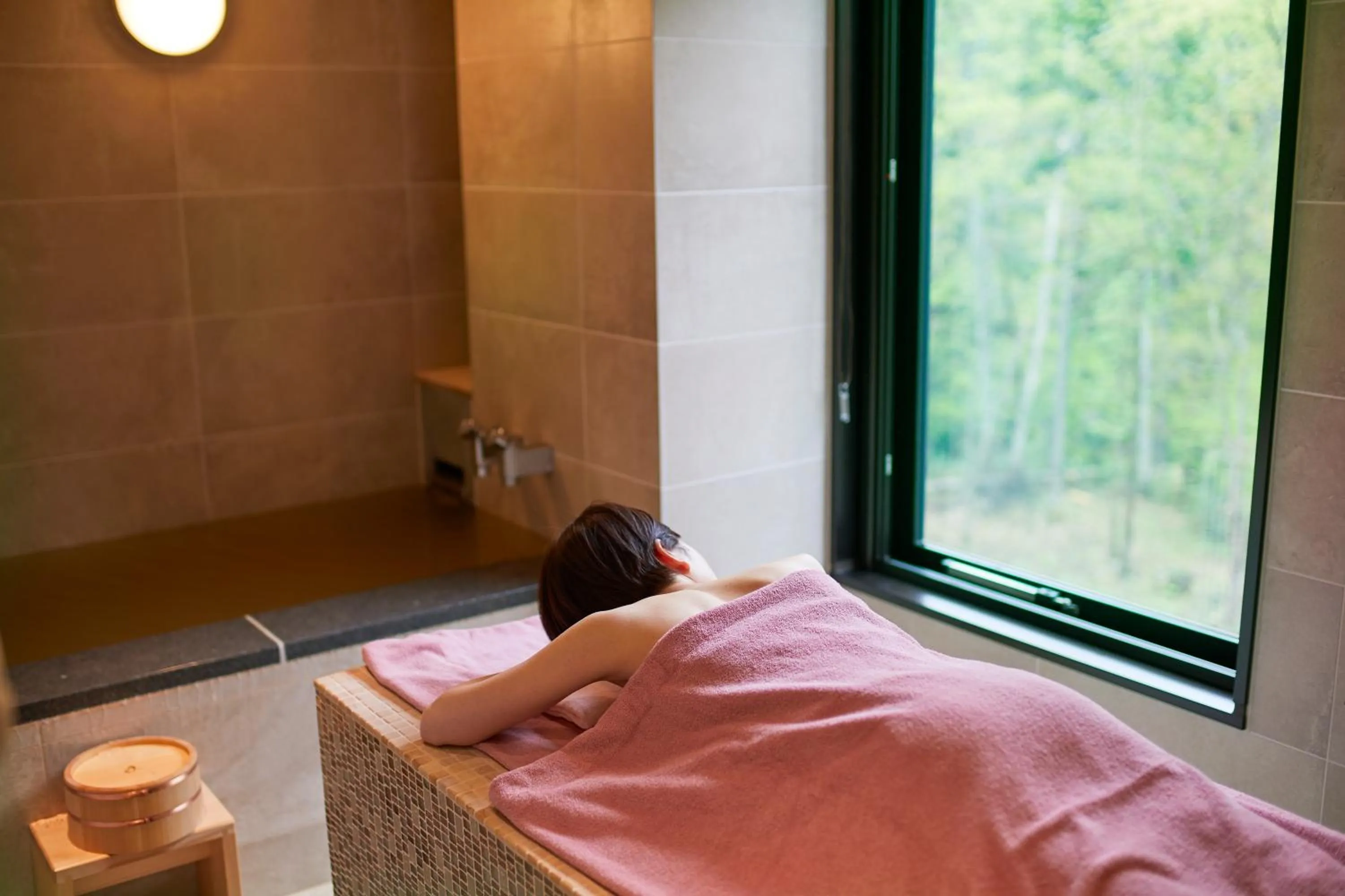 Massage, Bed in Okujozankei Onsen Kasho Gyoen