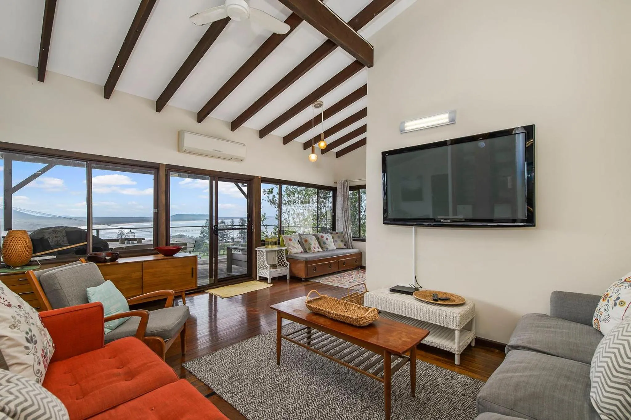 Barrels Beach House, 28 Dulconghi Street