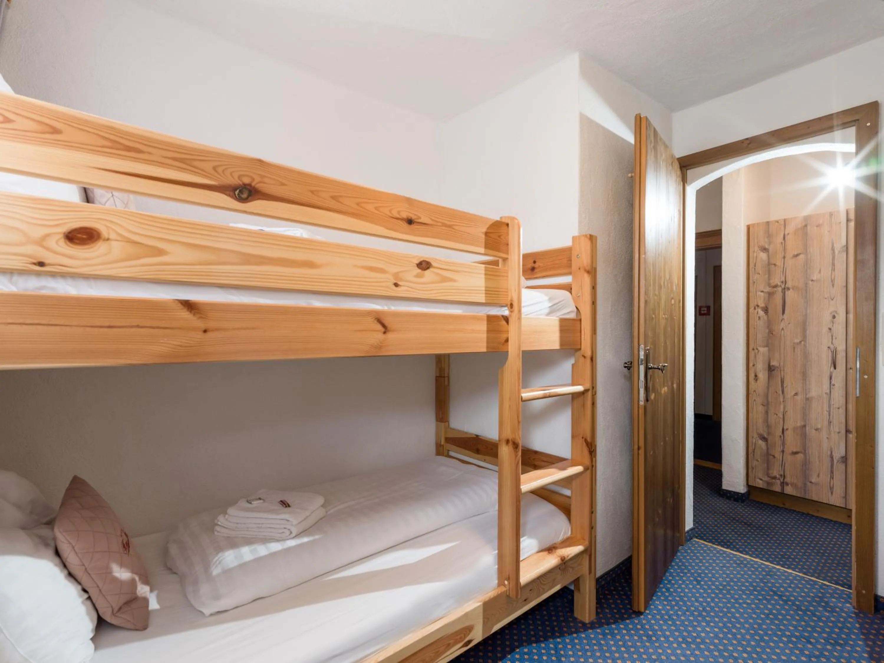 bunk bed, Bed in Haus Tirol