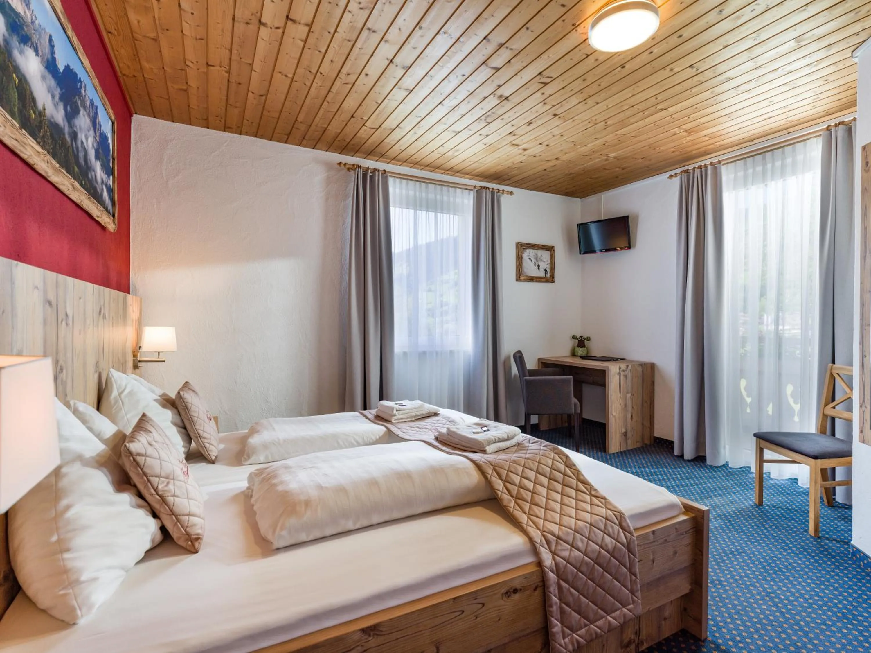 Photo of the whole room, Bed in Haus Tirol