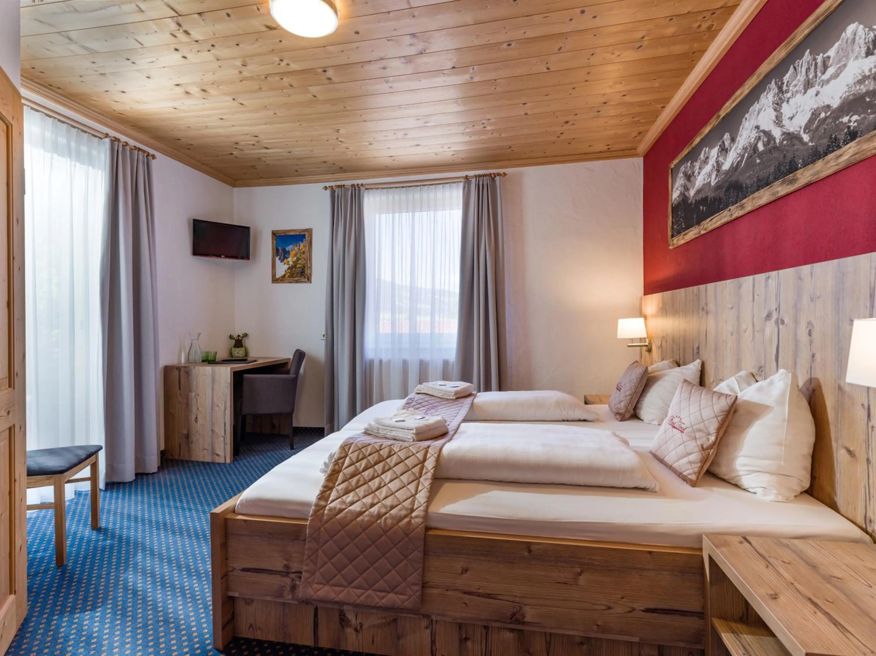 Photo of the whole room, Bed in Haus Tirol