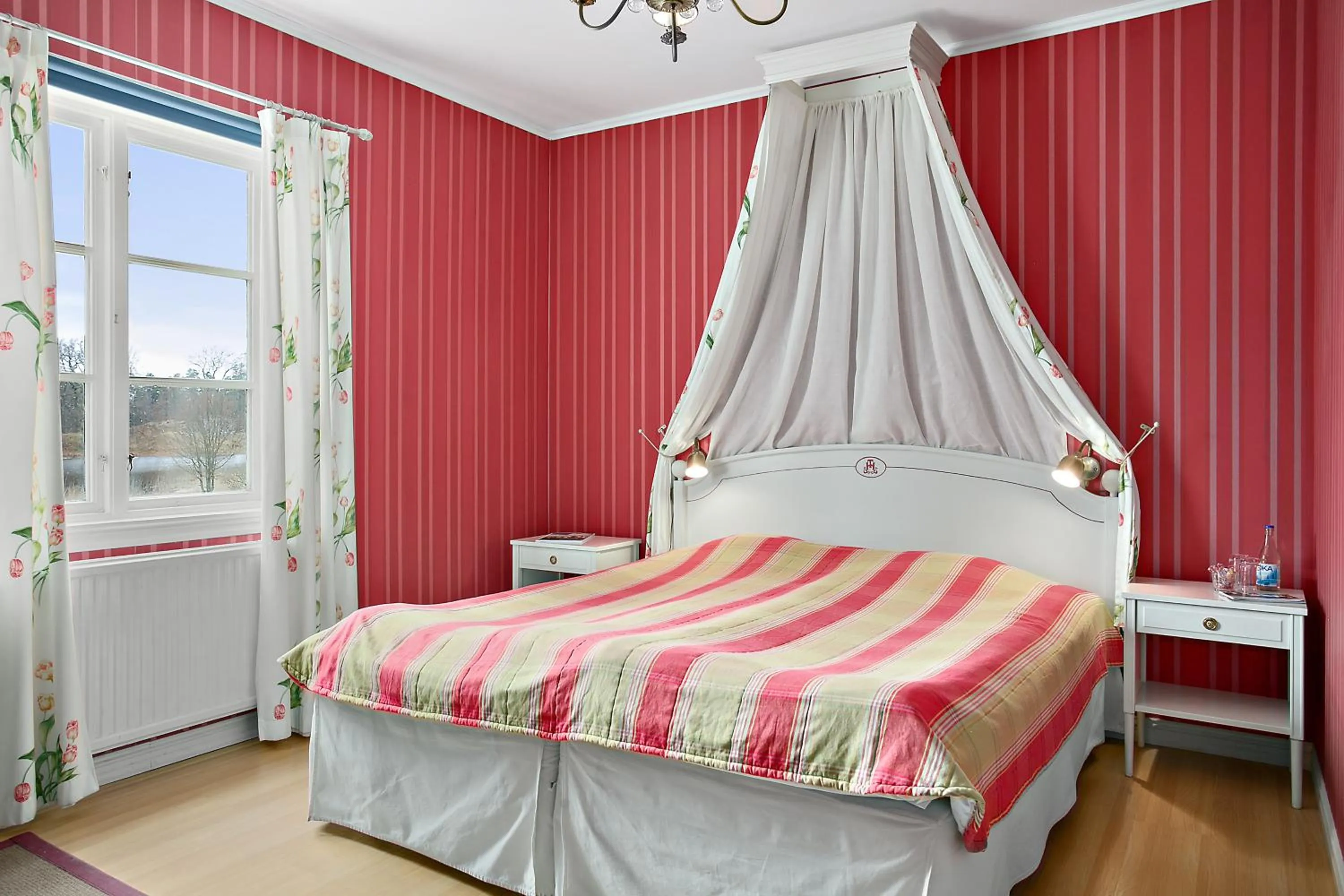 Day, Bed in Toftaholm Herrgård