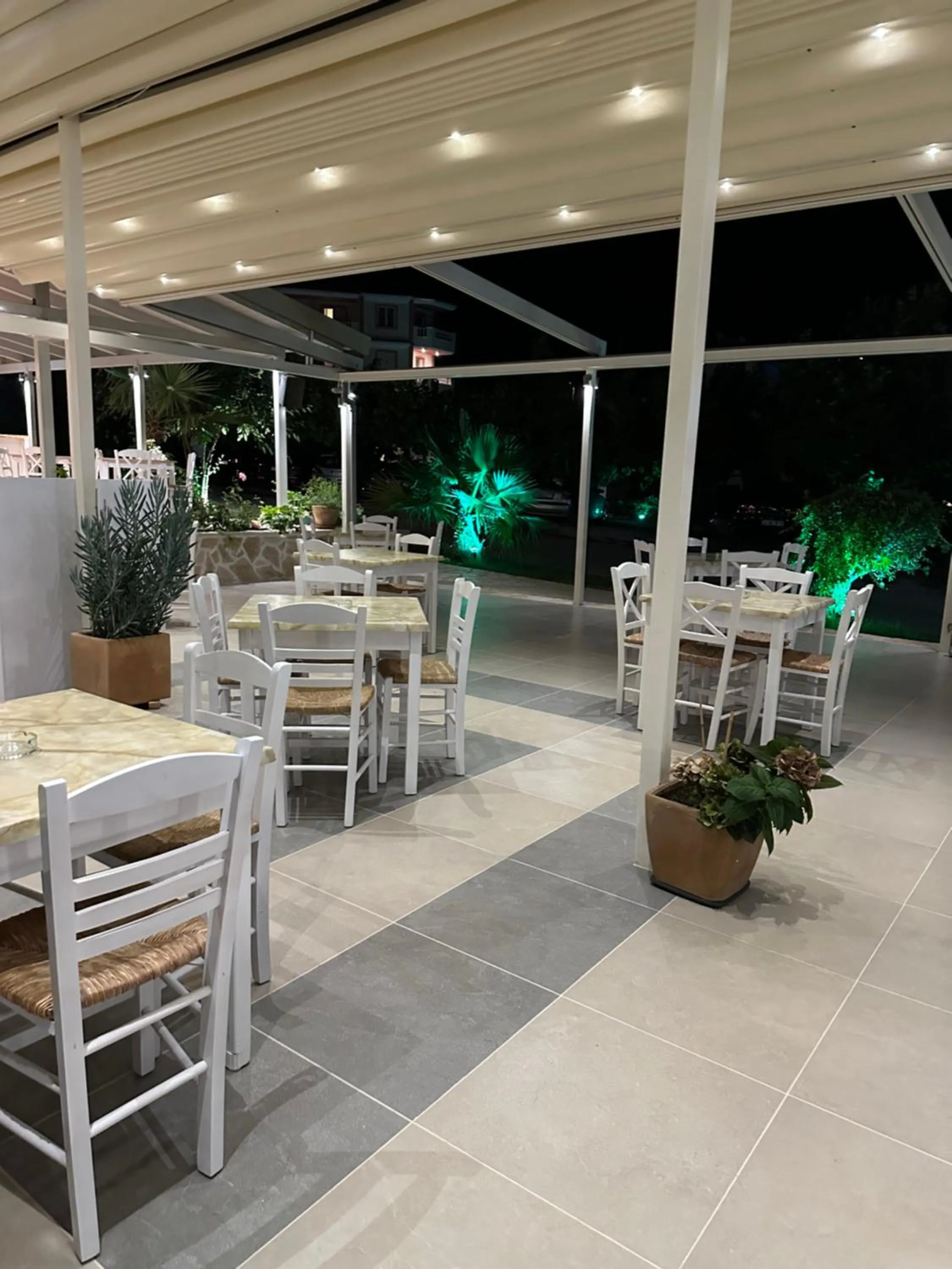 Restaurant/places to eat in Mirto Beach Hotel & Restaurant