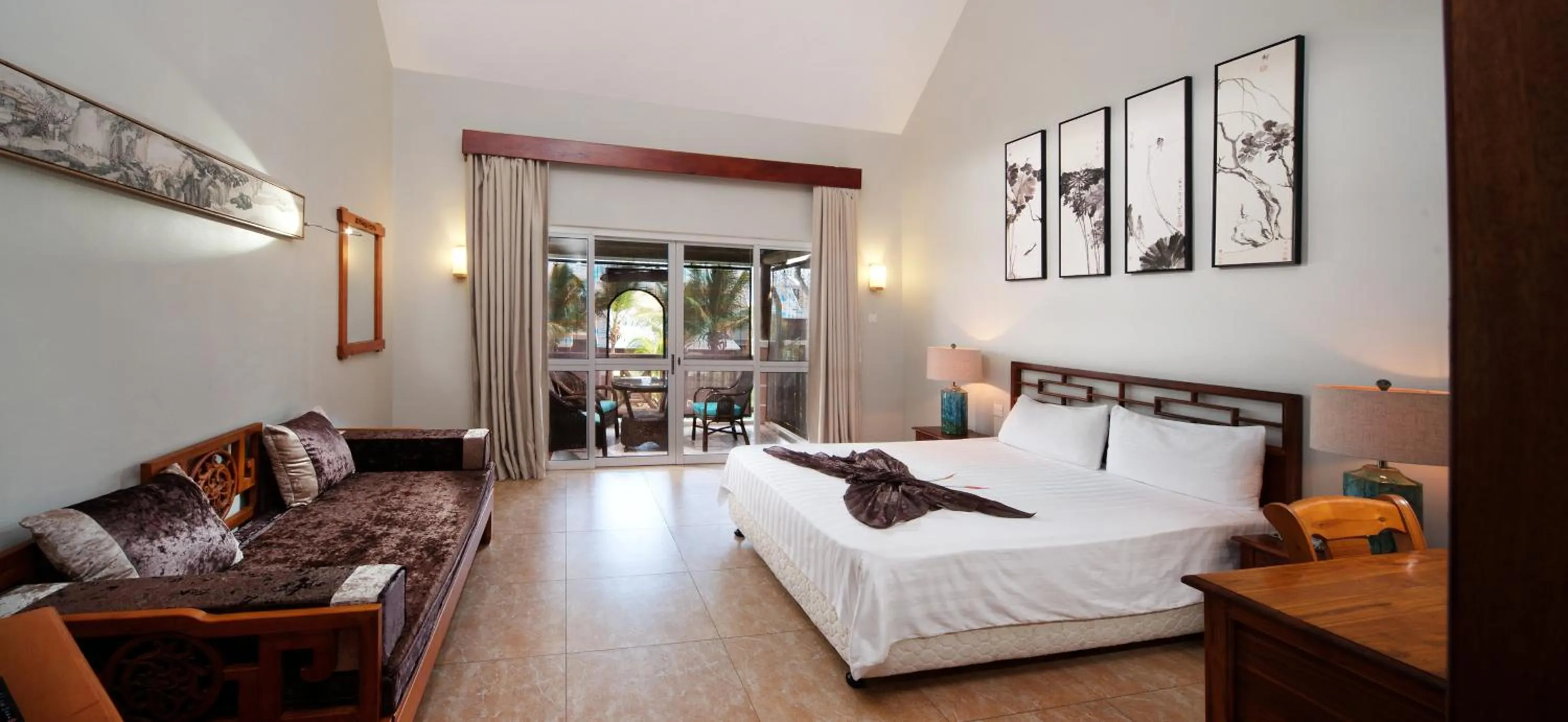 Photo of the whole room, Bed in Le Palmiste Resort & Spa