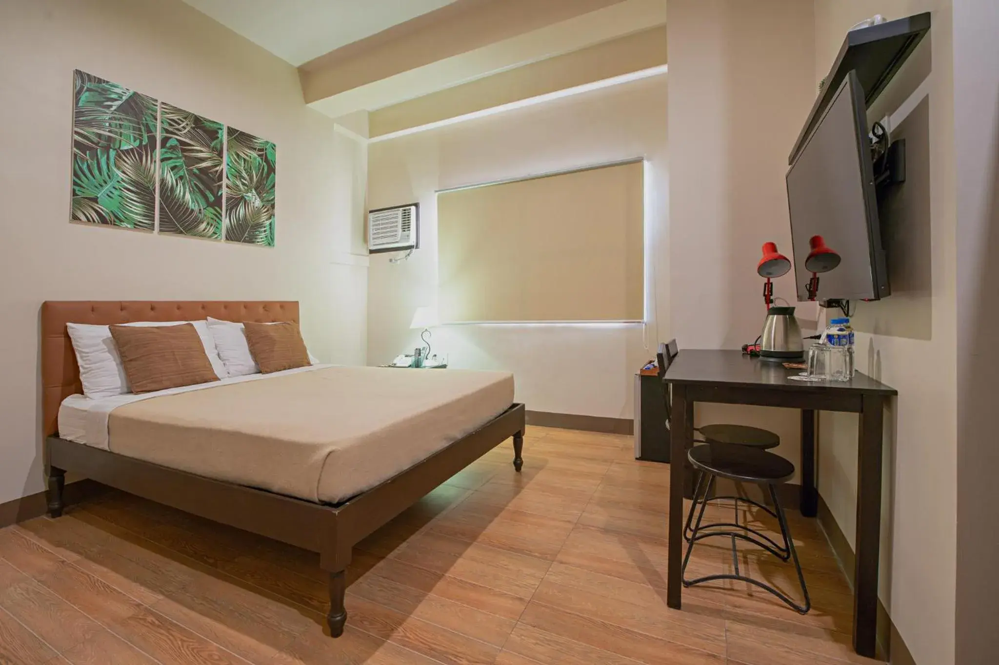 Budget Double Room in Achievers Airport Hotel Budget Double Room in Achievers Airport Hotel