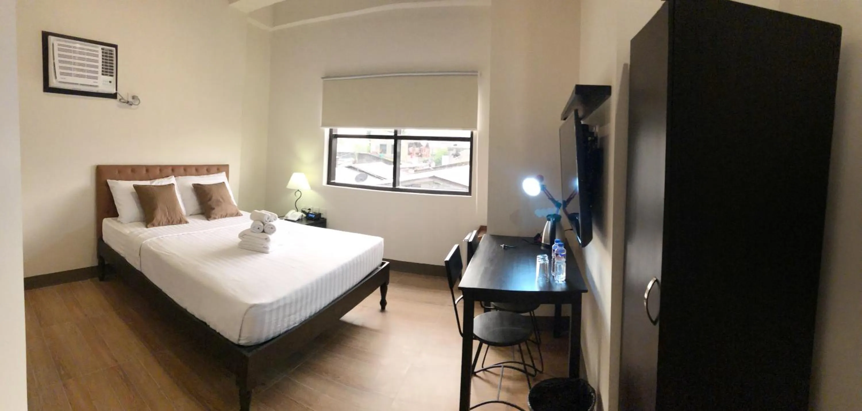 Photo of the whole room, Bed in Achievers Airport Hotel