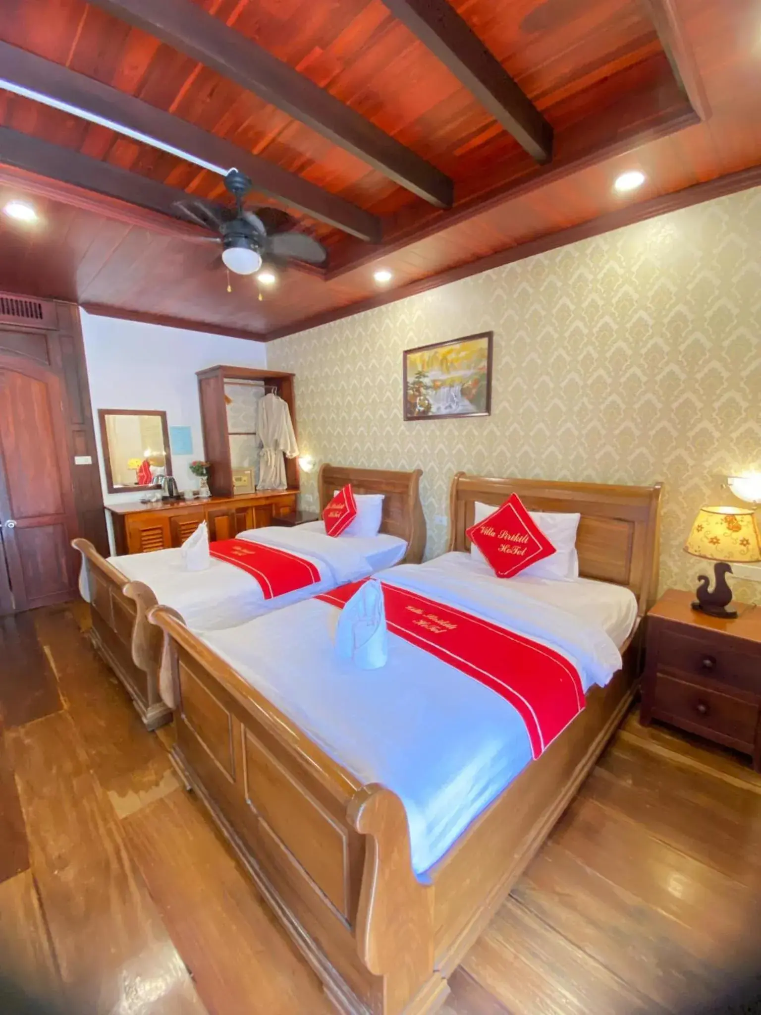 Bed in Luang Prabang Sirikili Villa River View Bed in Luang Prabang Sirikili Villa River View