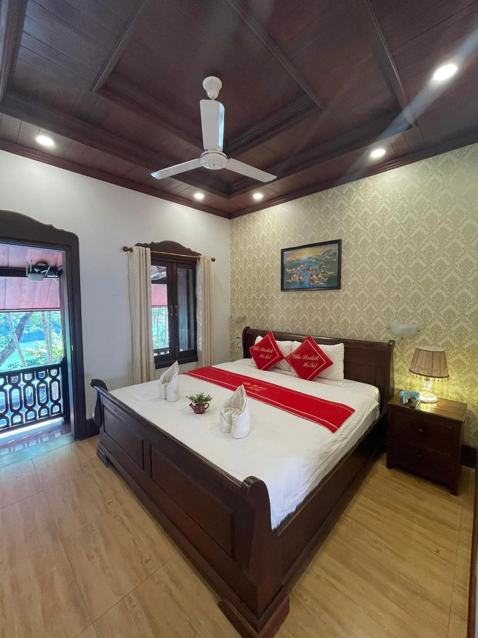 Bed in Luang Prabang Villa Sirikili River View