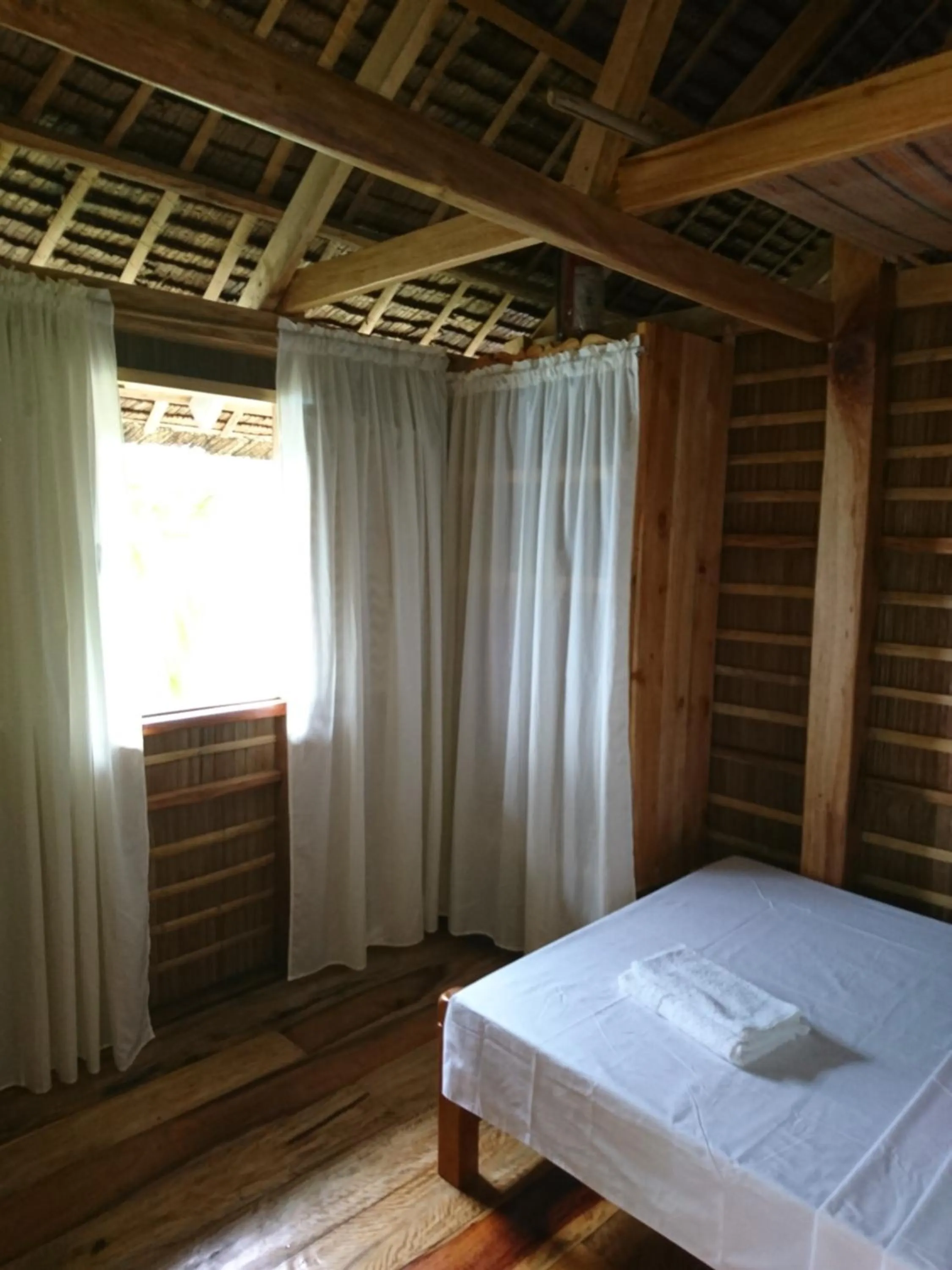 Bedroom, Bed in Tinaoog Beach Resort