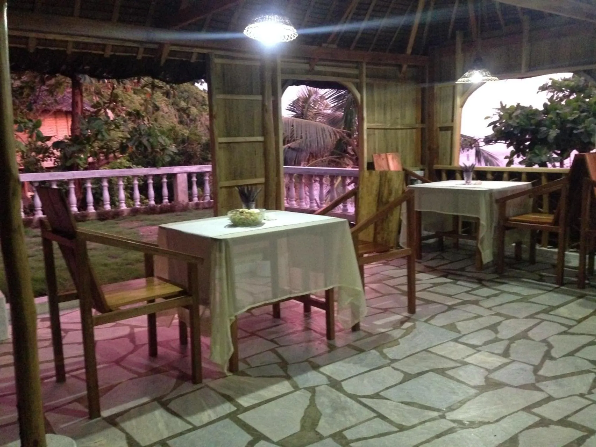 Restaurant/places to eat in Tinaoog Beach Resort