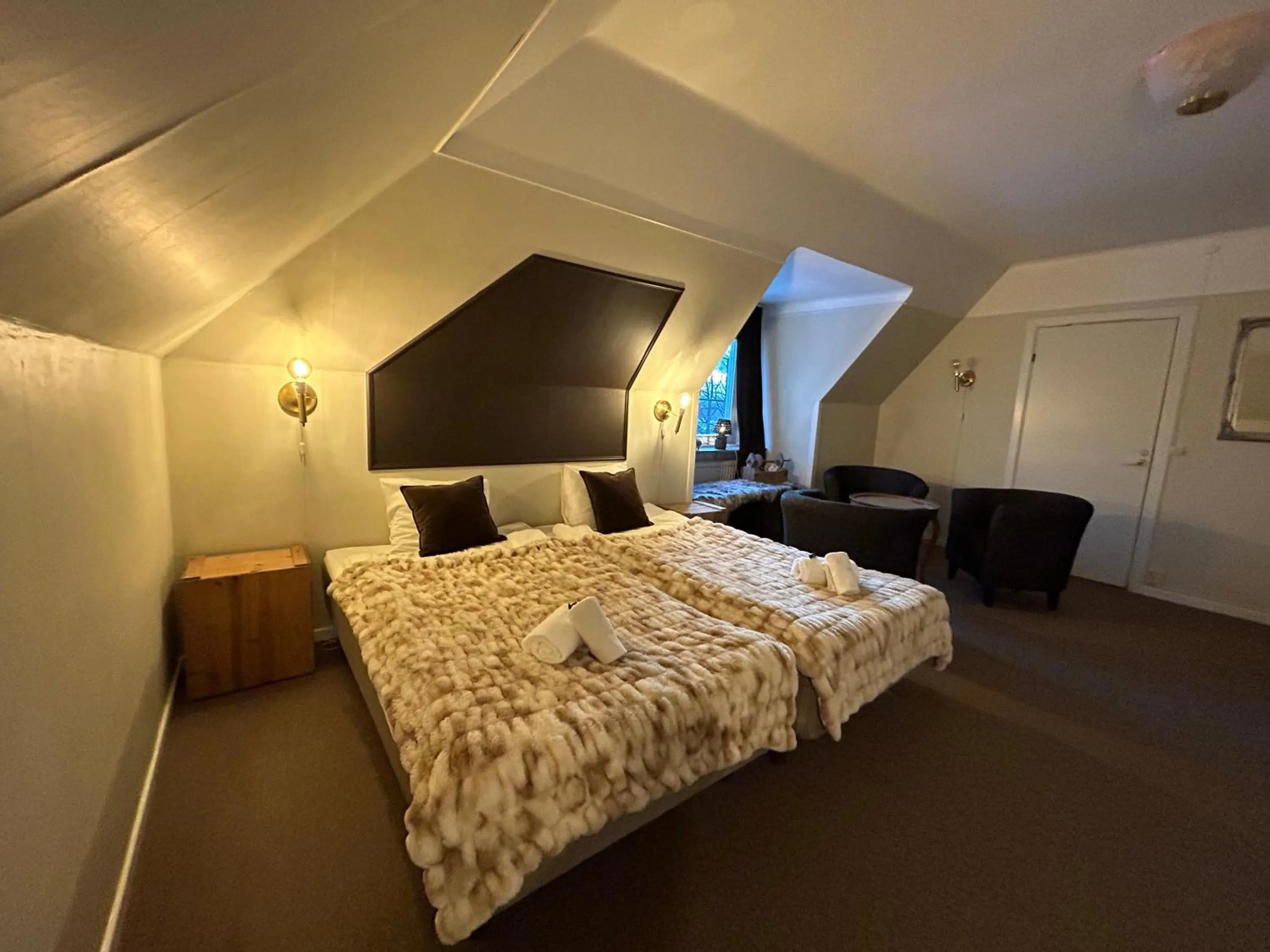 Bed in Kungshaga Hotell