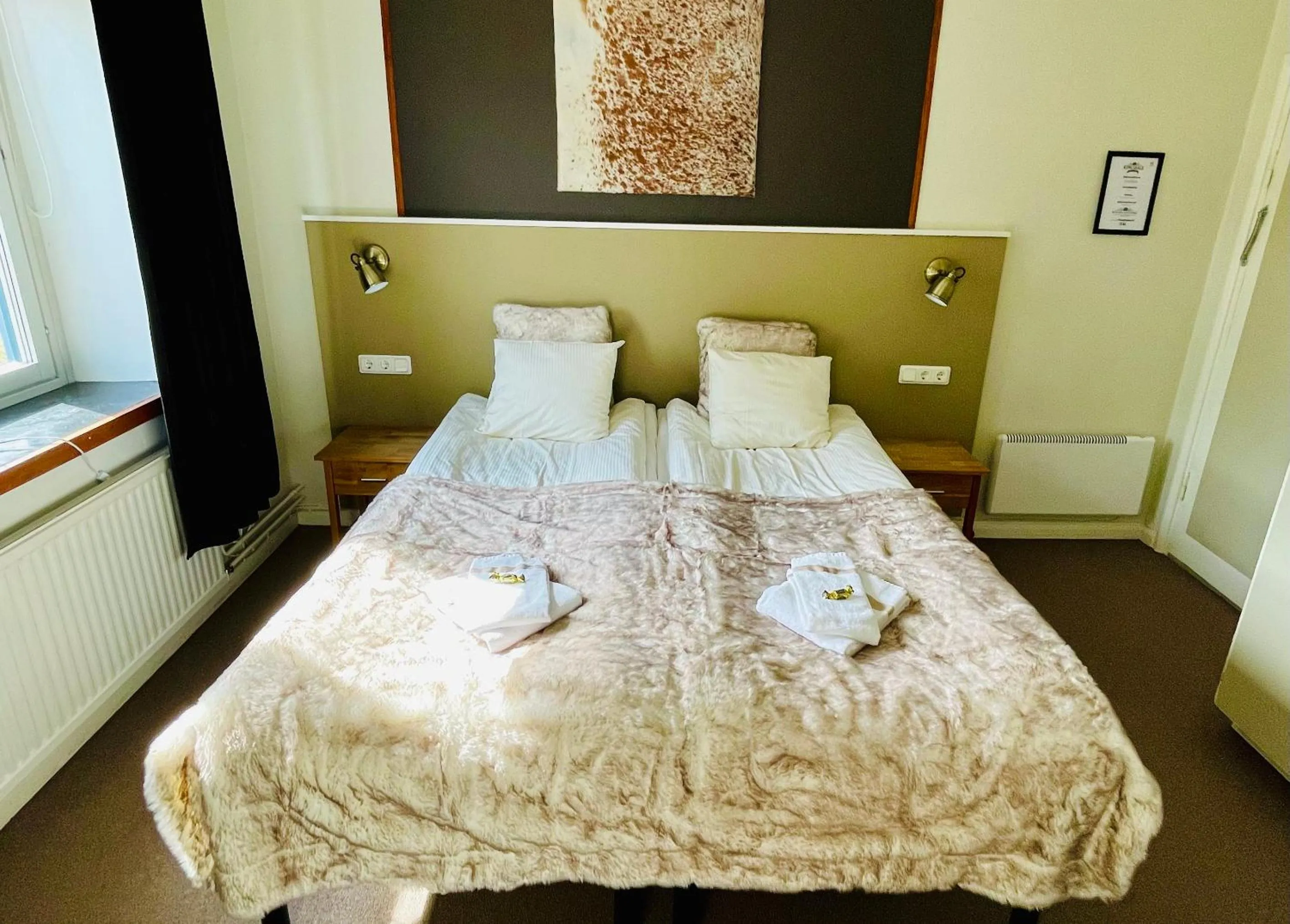 Bed in Kungshaga Hotell