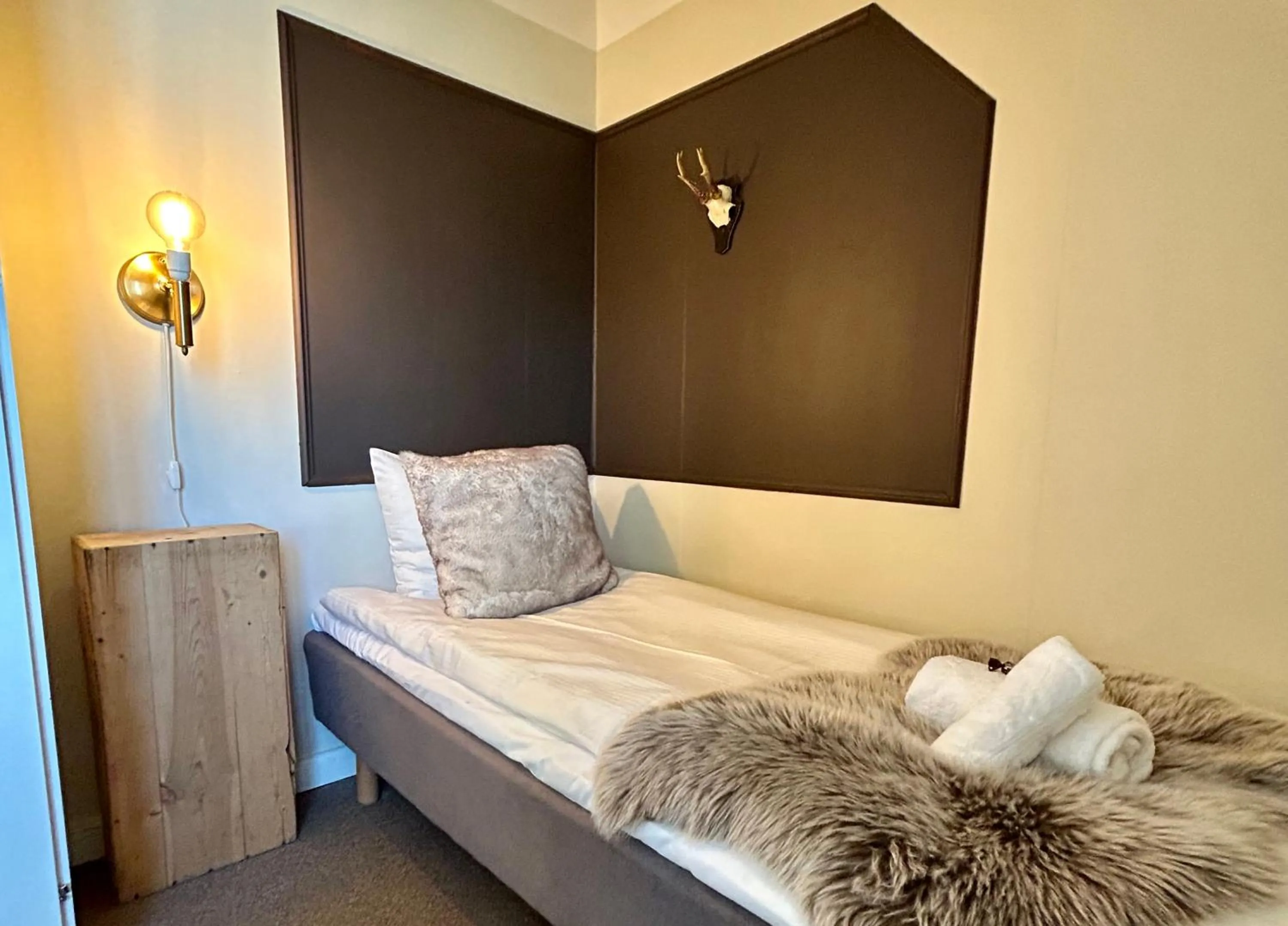 Bed in Kungshaga Hotell