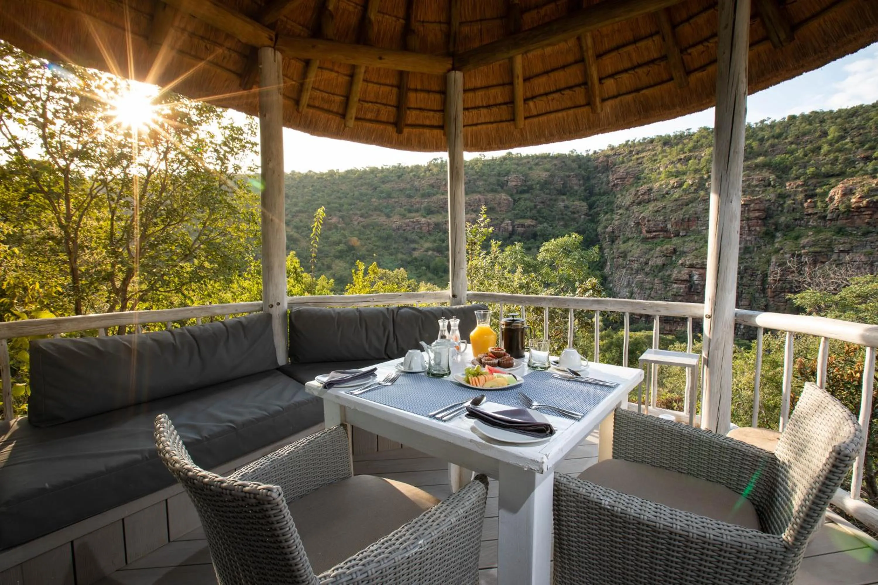 Balcony/Terrace in Clifftop Exclusive Safari Hideaway