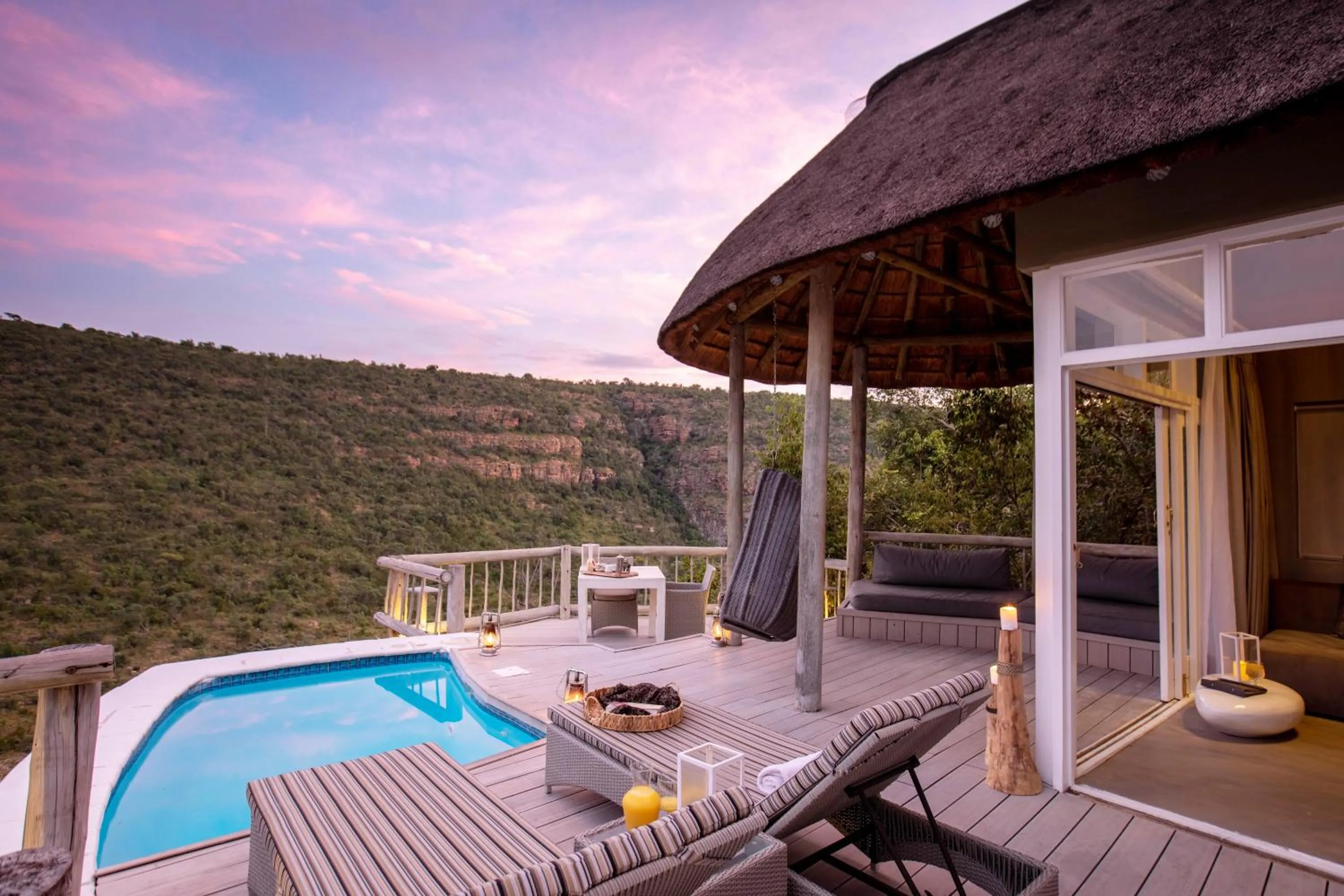 Balcony/Terrace in Clifftop Exclusive Safari Hideaway